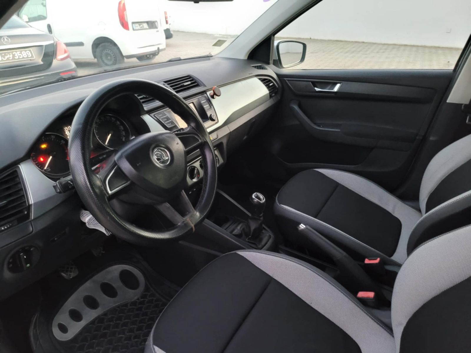 Skoda Fabia Essence à Sfax - Photo 8