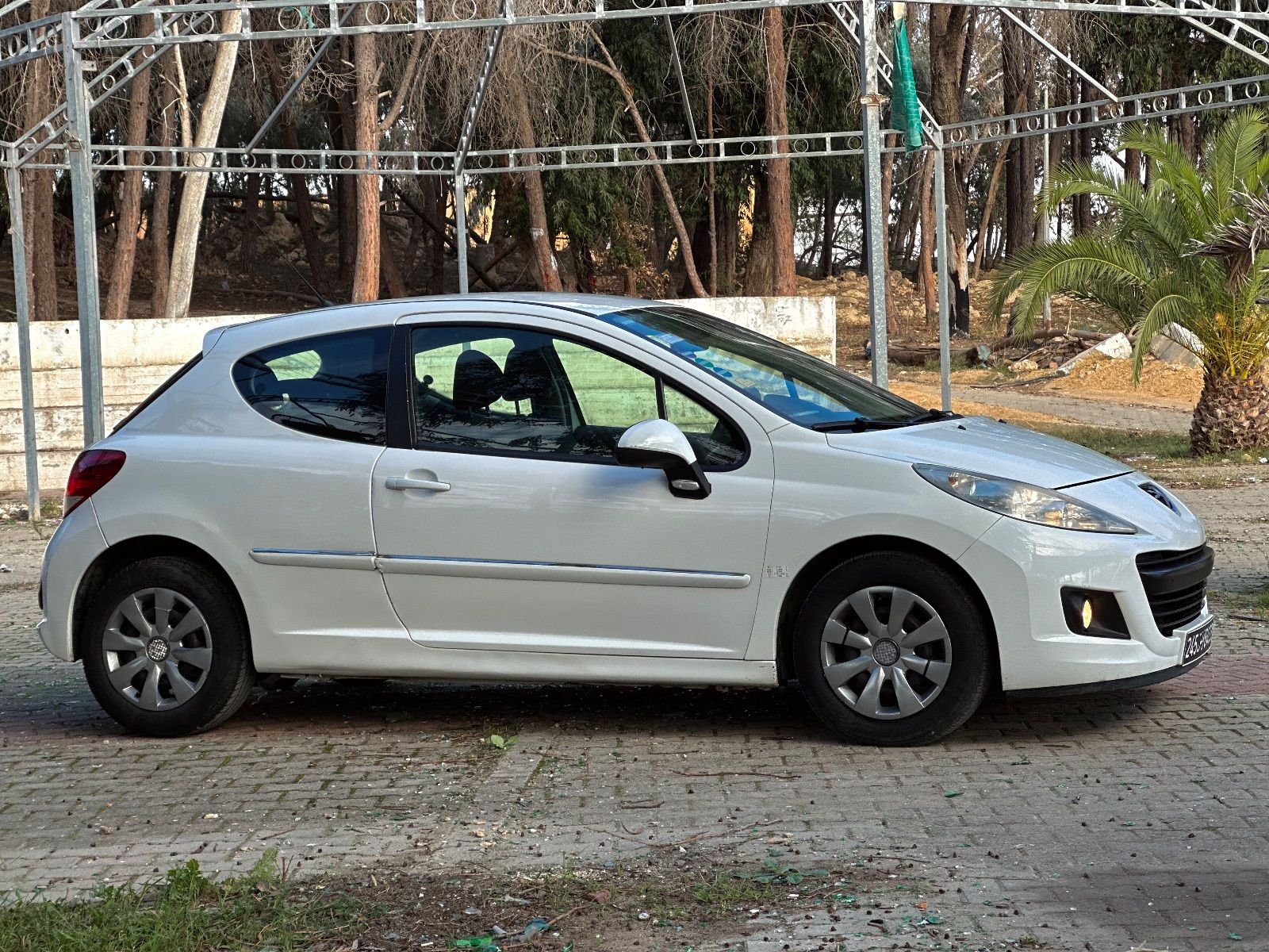 Peugeot 207 à Ben Arous - Photo 2