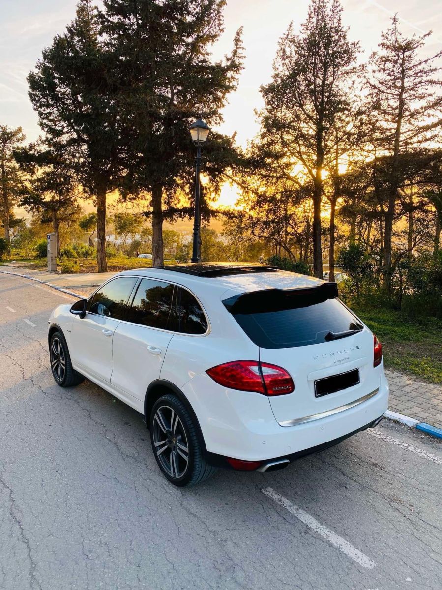 Porsche Cayenne à Ariana - Photo 4