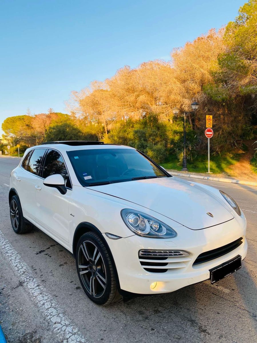 Porsche Cayenne à Ariana - Photo 1
