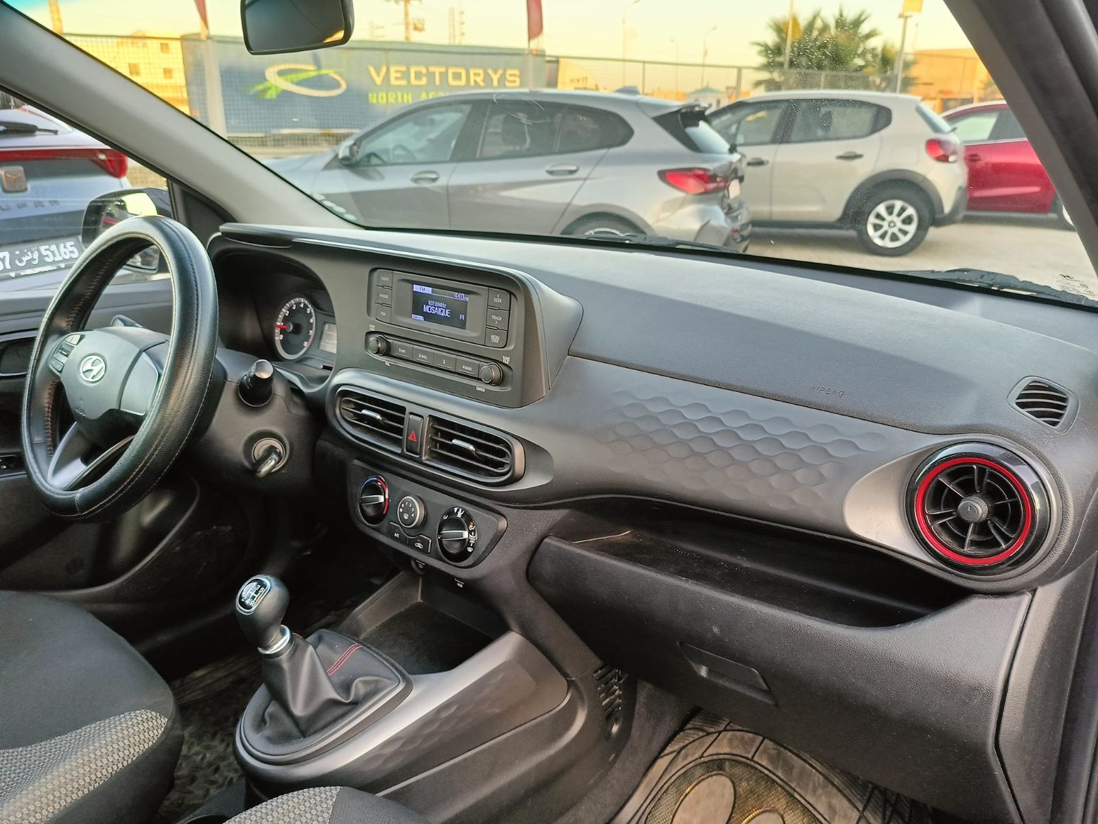Hyundai Grand i10 GLS à Tunis - Photo 3