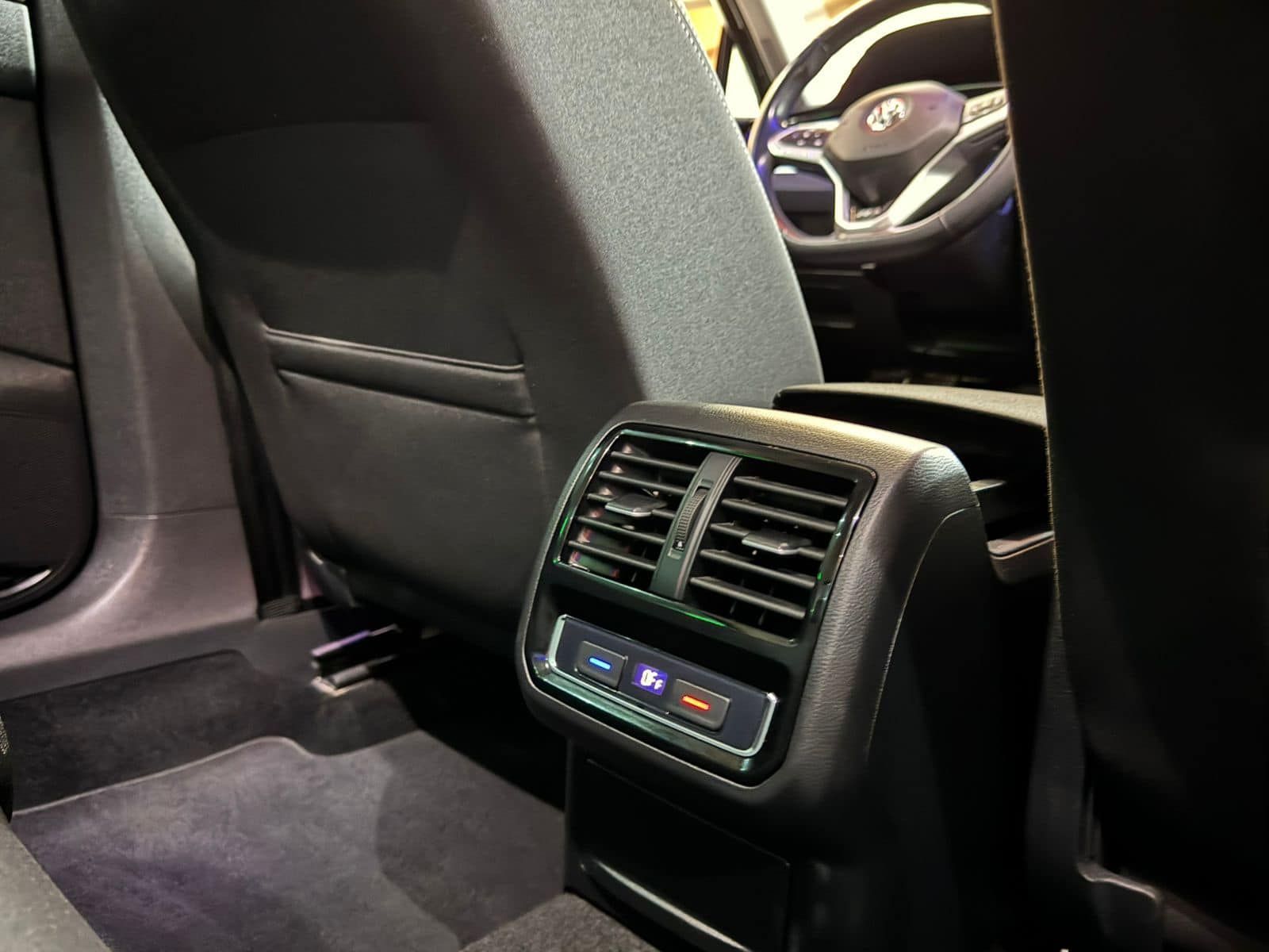 Volkswagen Passat R-Line à Tunis - Photo 10