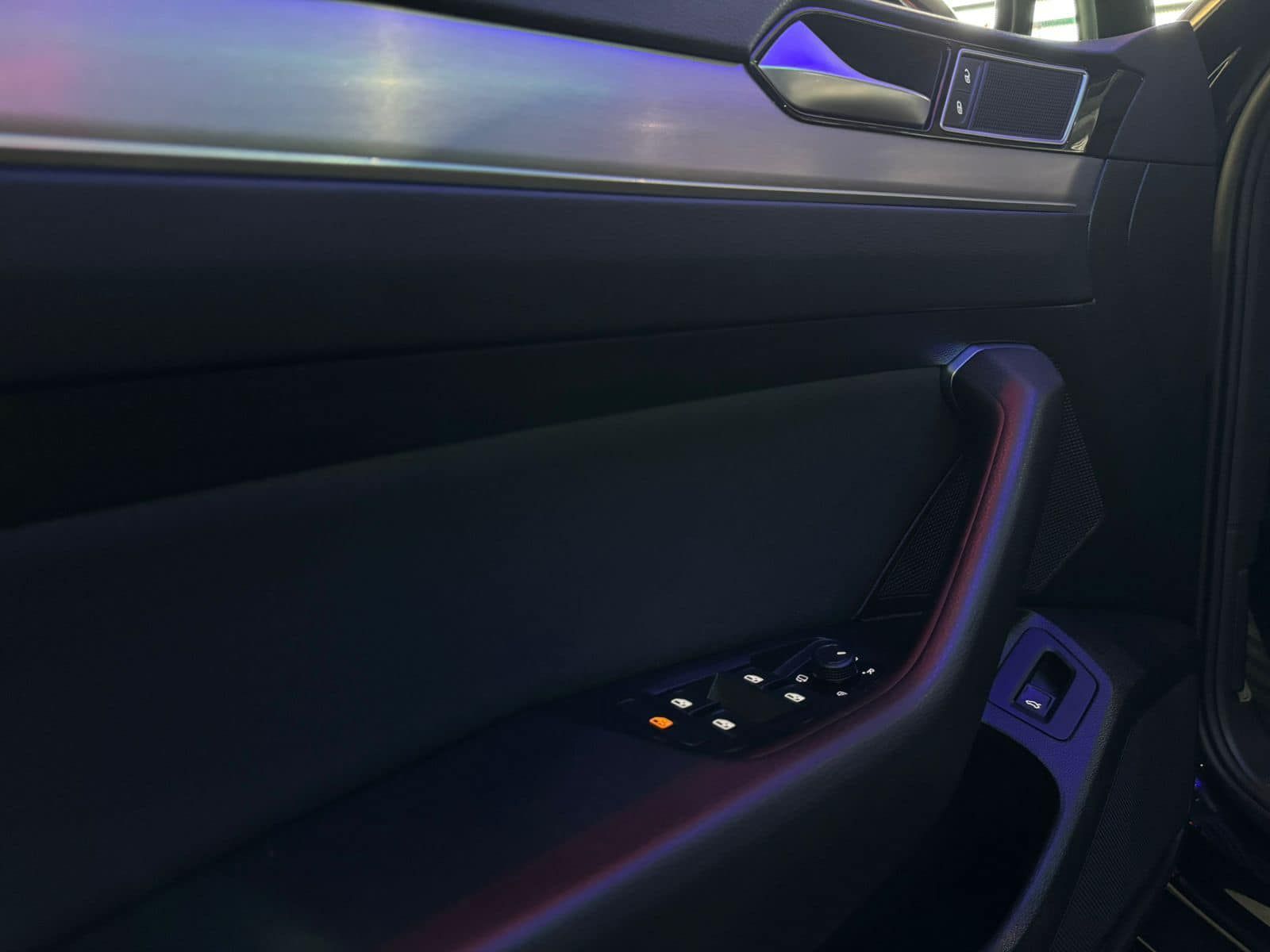 Volkswagen Passat R-Line à Tunis - Photo 17