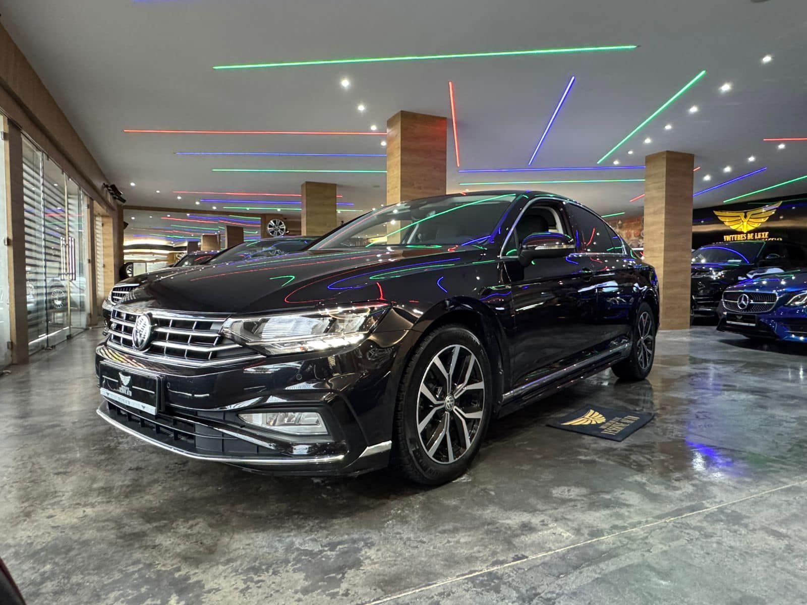 Volkswagen Passat R-Line à Tunis - Photo 1