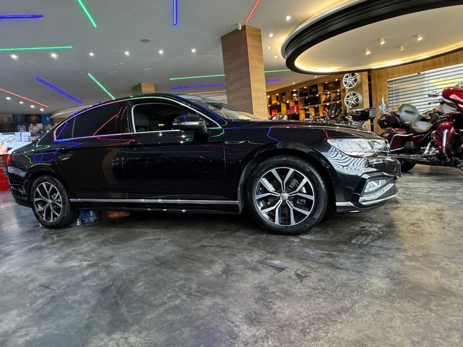 Volkswagen Passat R-Line à Tunis - Photo 2