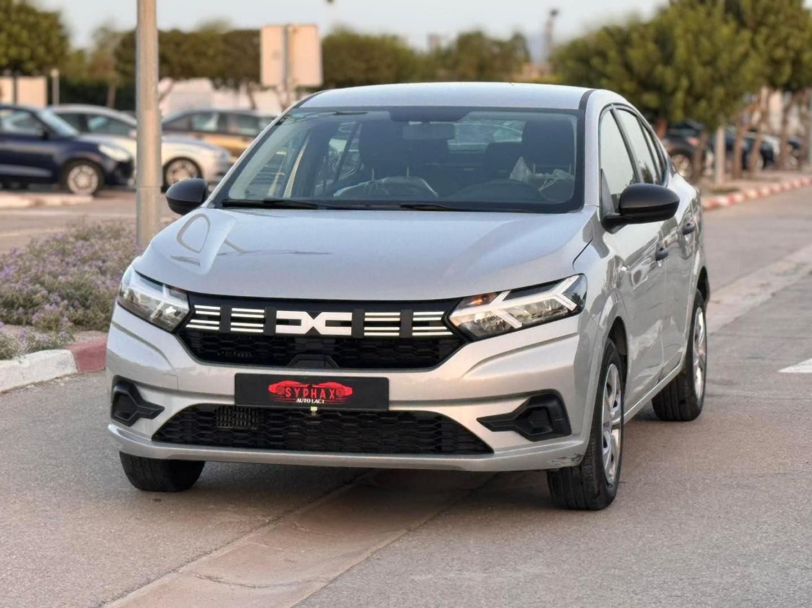 Dacia Logan à Tunis - Photo 1