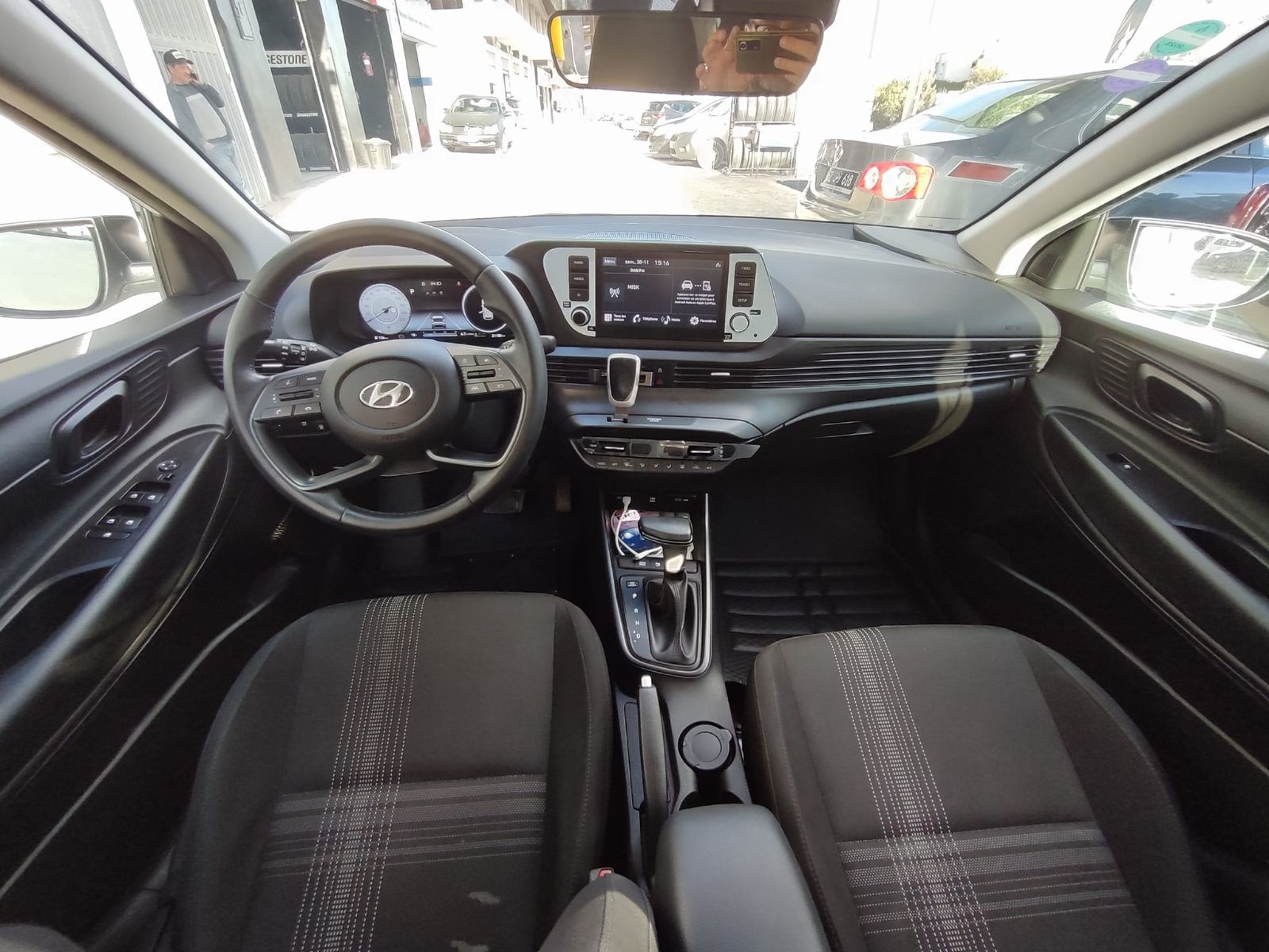 Hyundai i20 GLS Plus à Tunisie - Photo 9