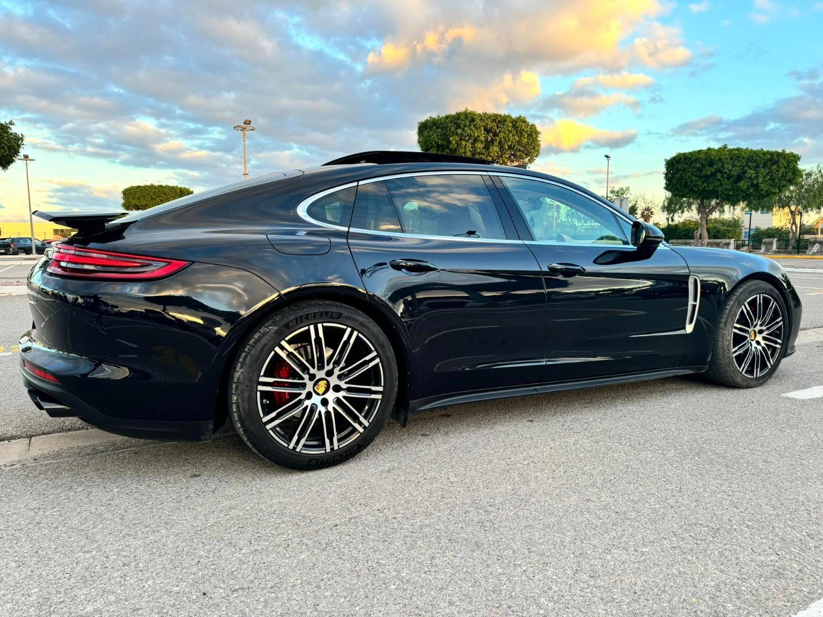 Porsche Panamera 4S E-hybride plugin à Tunis - Photo 3