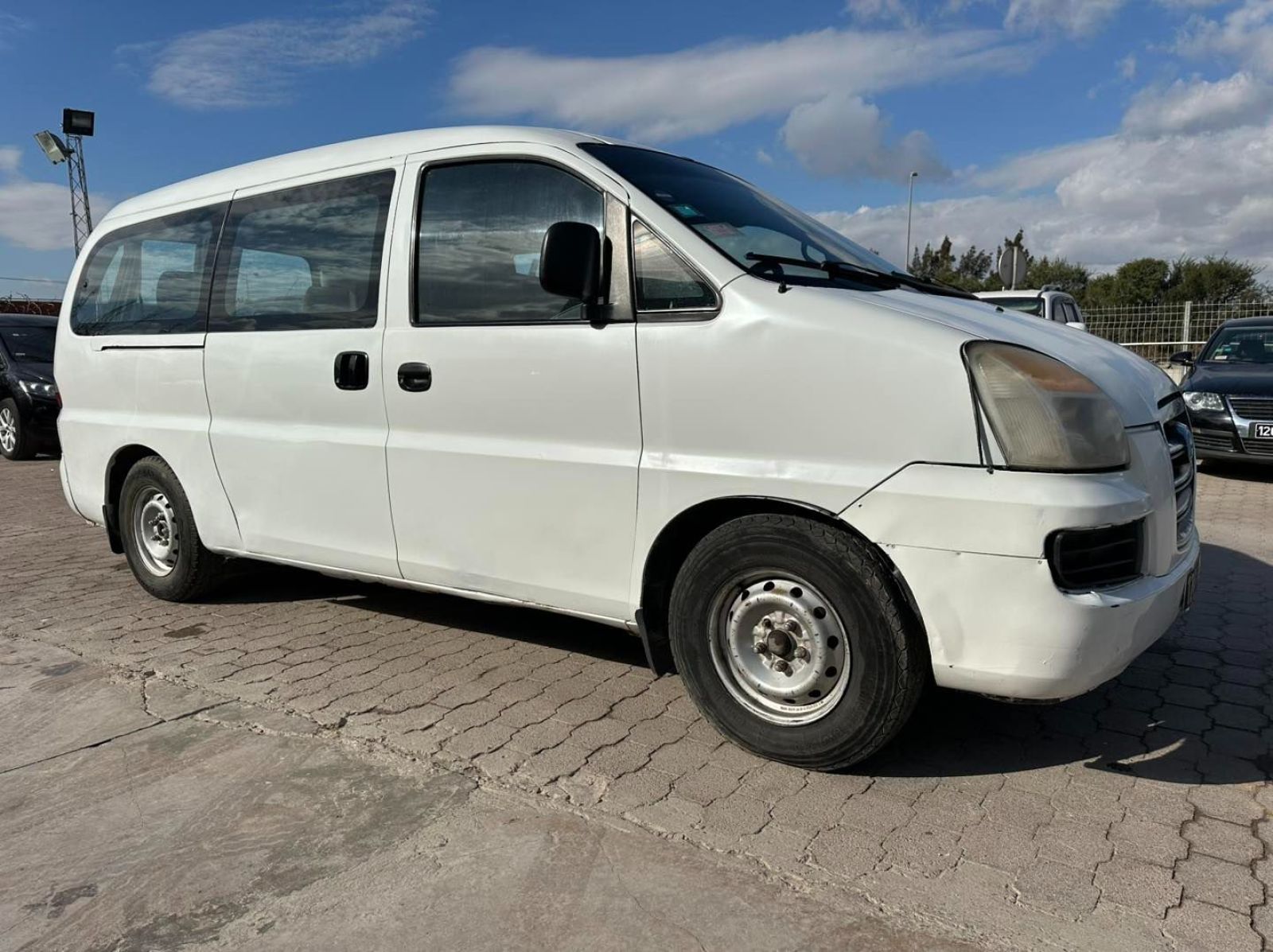 Hyundai H-1 à Ben Arous - Photo 3