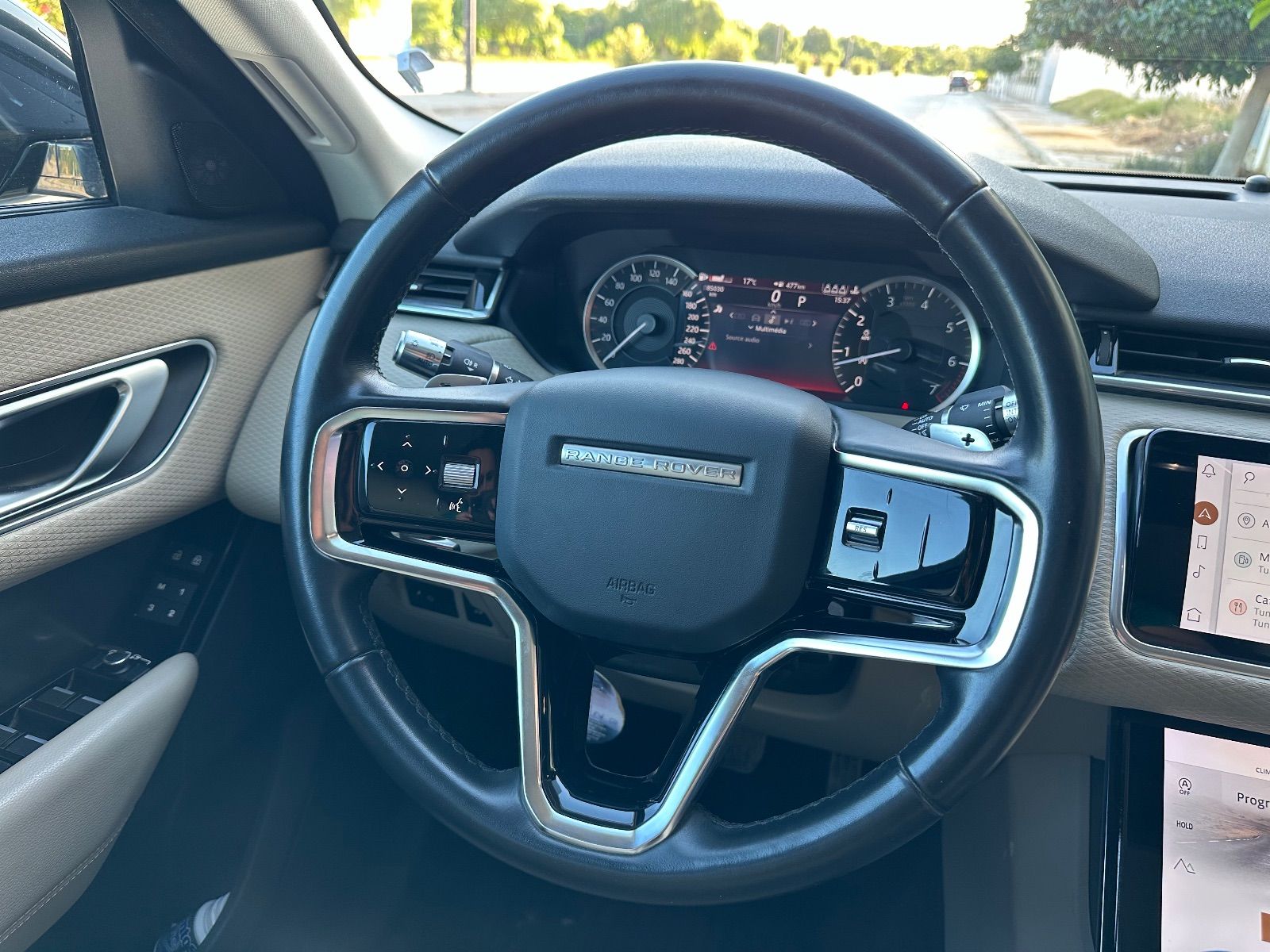 Land Rover Range Rover Velar R-Dynamic à Tunis - Photo 8