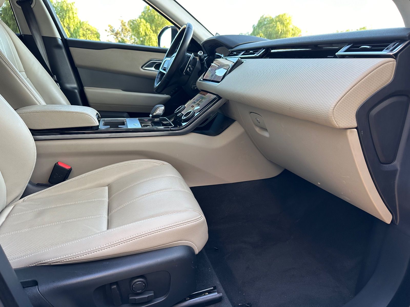Land Rover Range Rover Velar R-Dynamic à Tunis - Photo 6