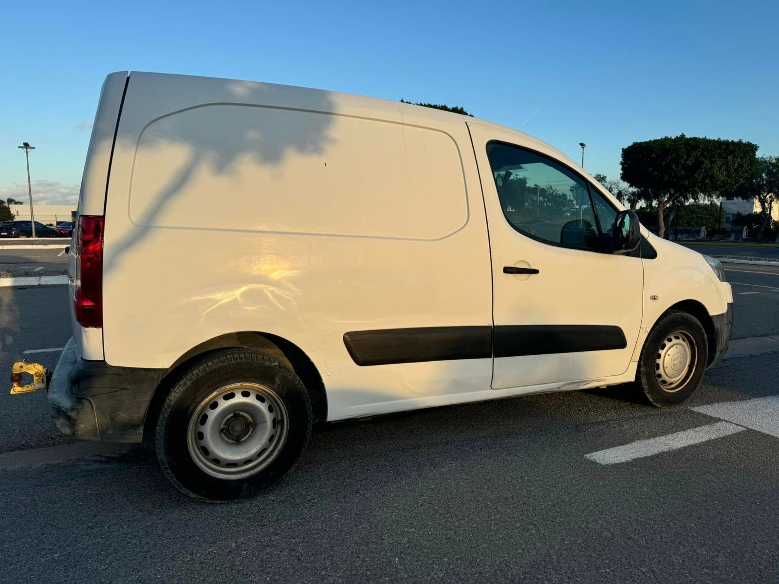 Peugeot Partner à Tunis - Photo 3