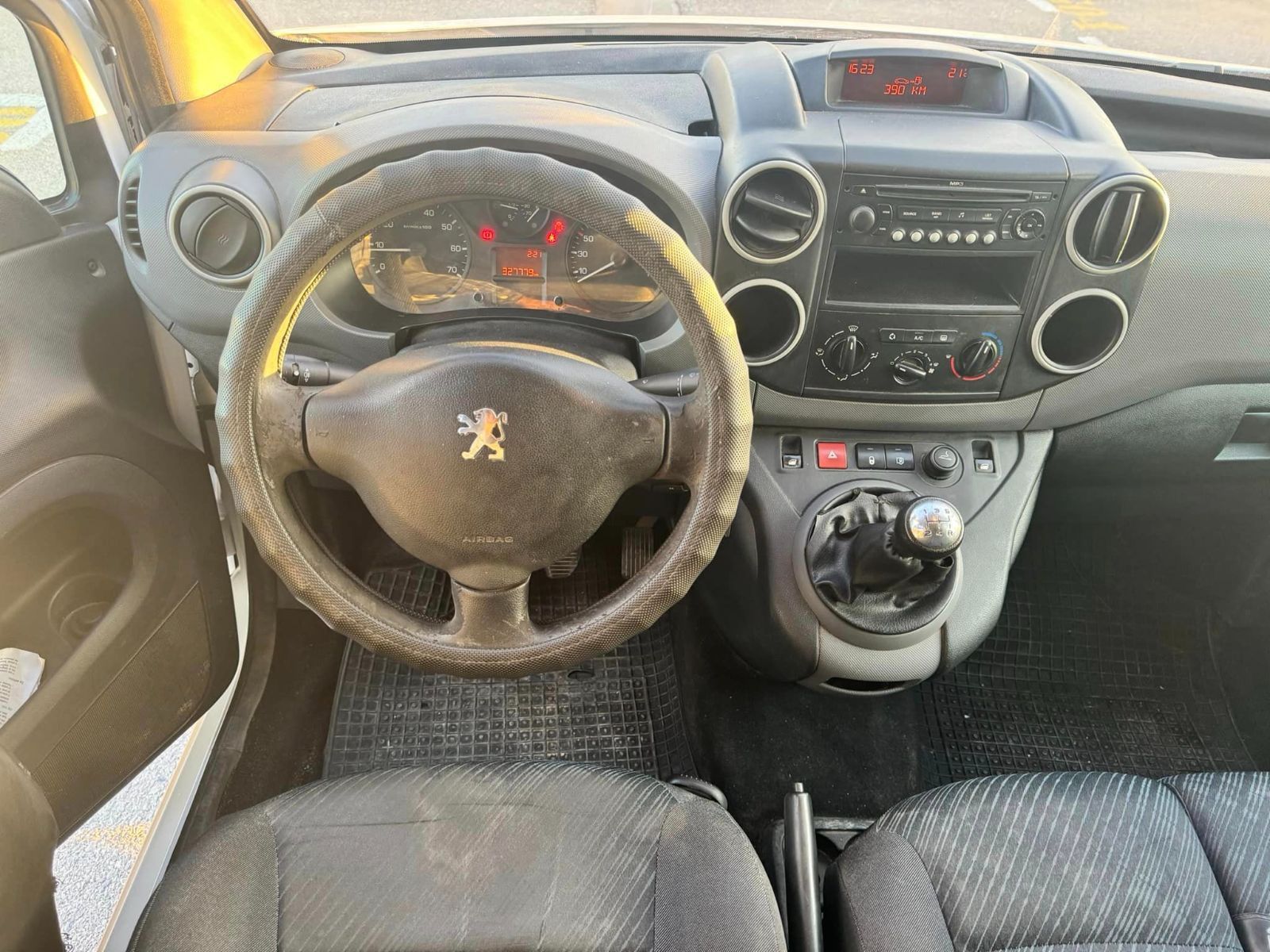 Peugeot Partner à Tunis - Photo 6