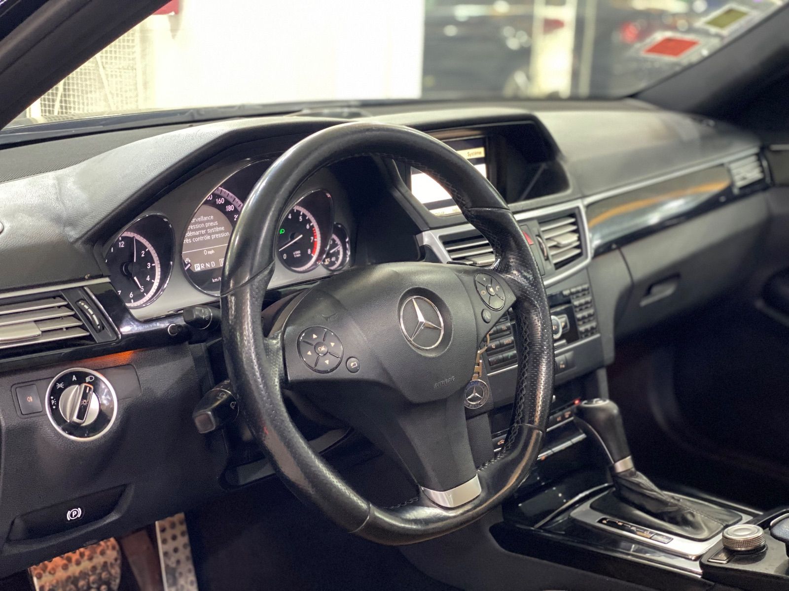 Mercedes-Benz Classe E e220 à Tunis - Photo 8
