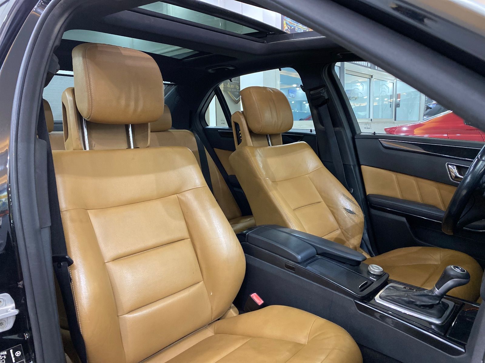 Mercedes-Benz Classe E e220 à Tunis - Photo 11