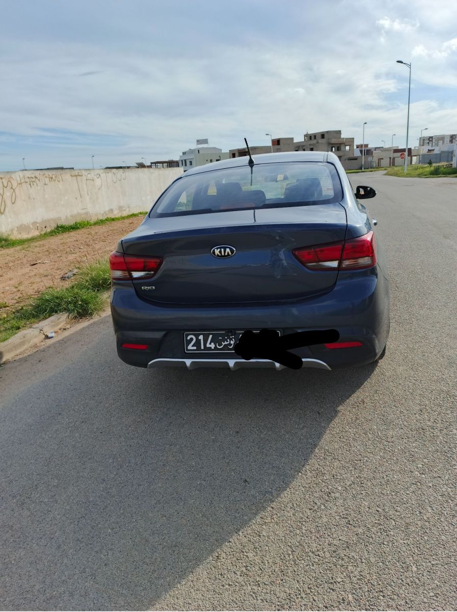 KIA Rio Berline SX à Tunis - Photo 4