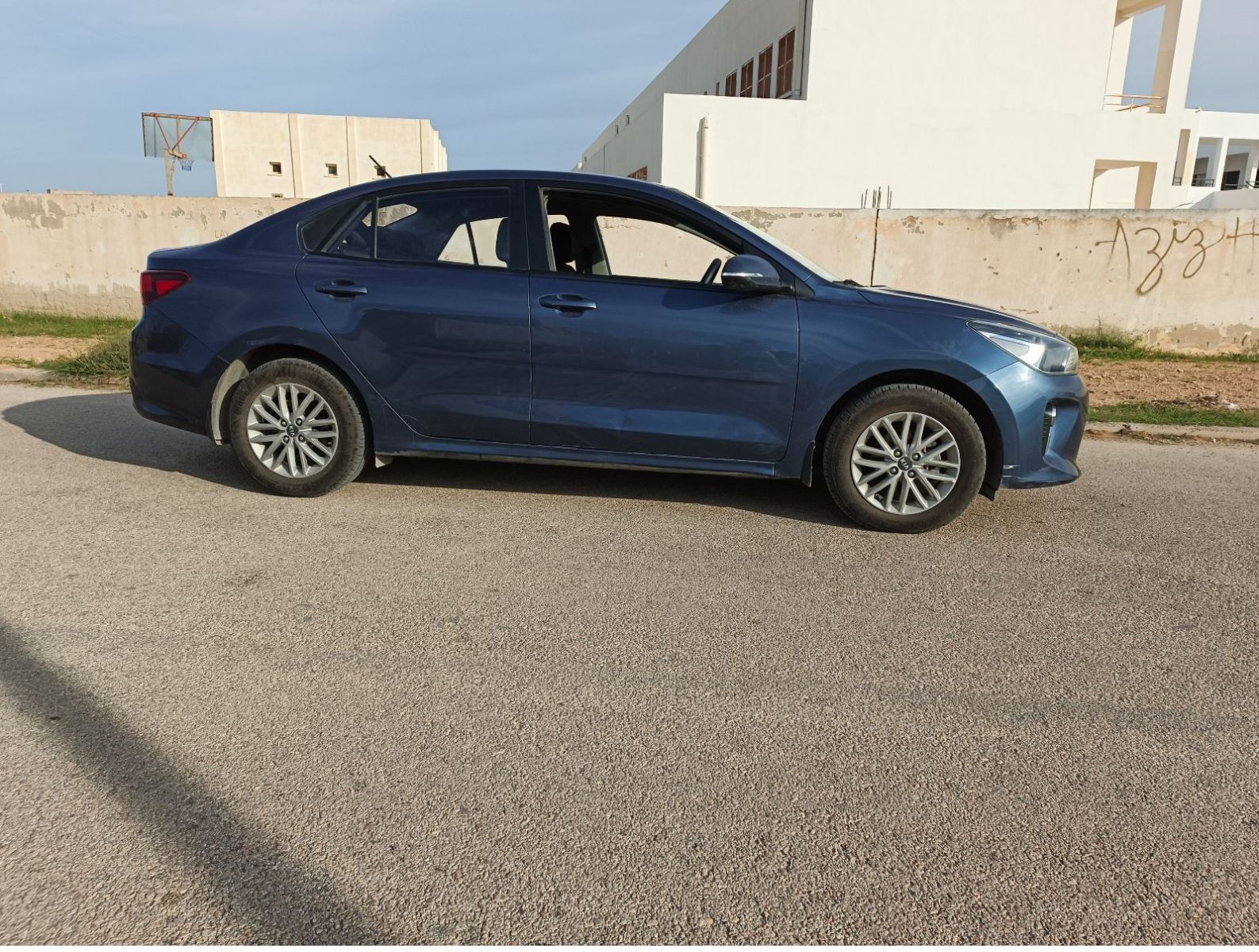 KIA Rio Berline SX à Tunis - Photo 1