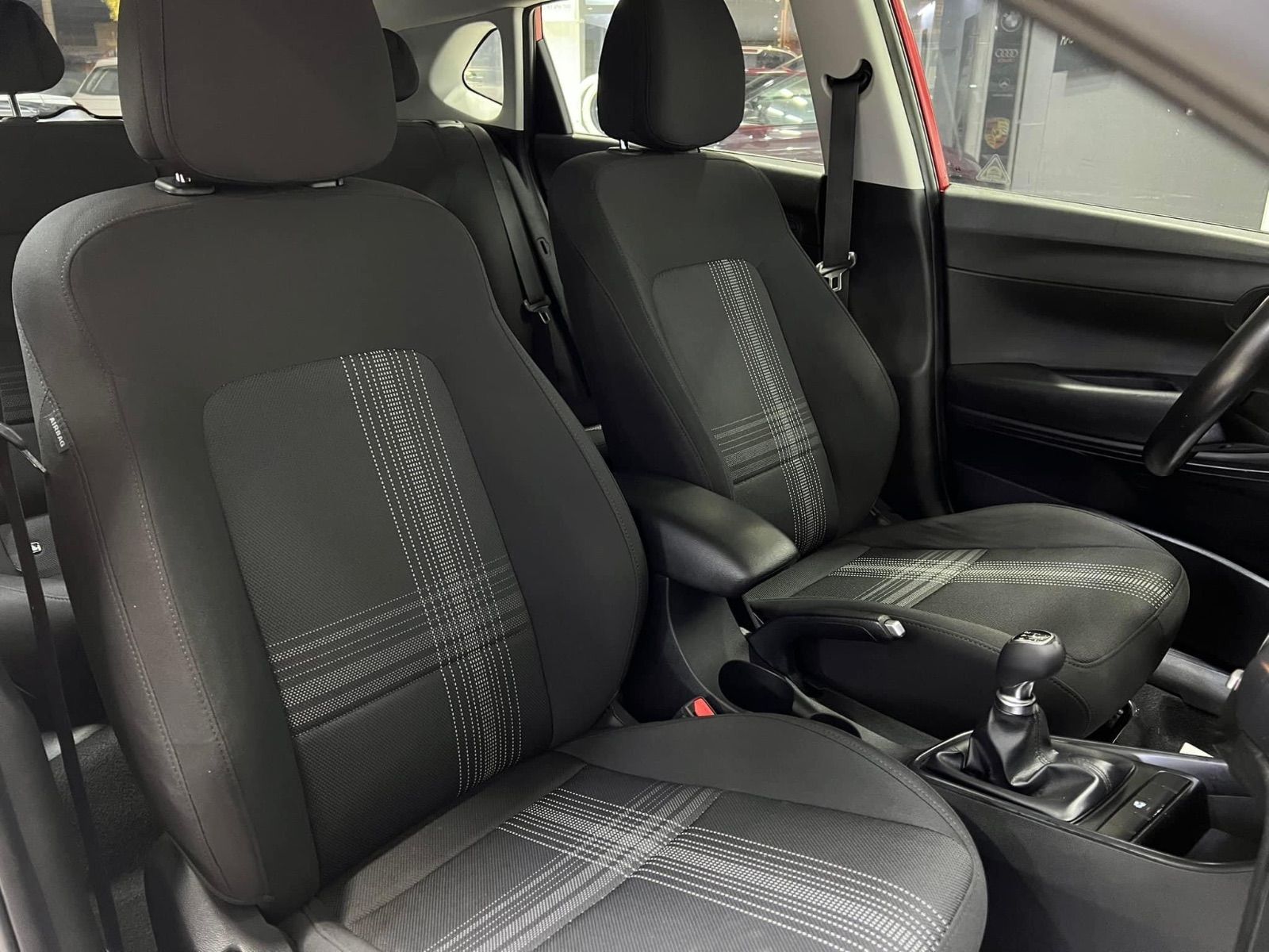 Hyundai i20 High Grade à Tunis - Photo 22