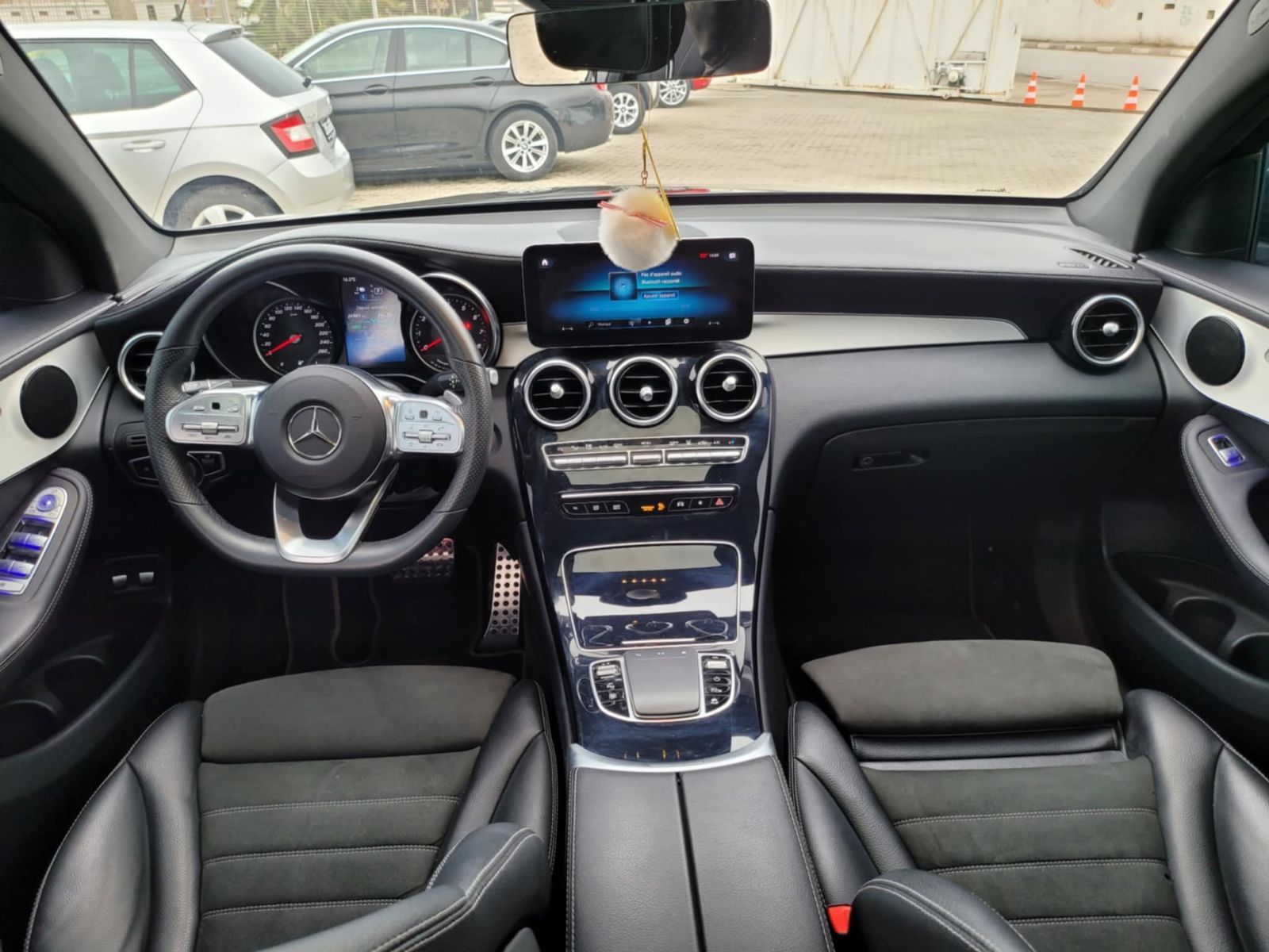 Mercedes-Benz GLC Plug-in Hybride AMG à Tunis - Photo 4