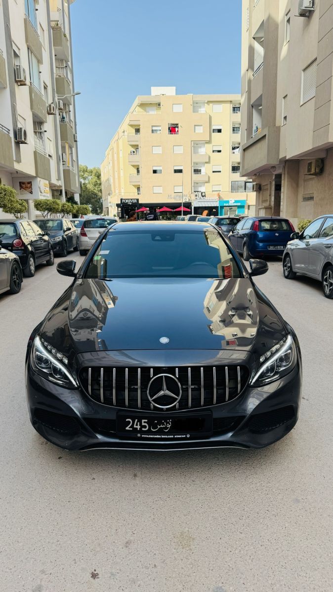 Mercedes-Benz Classe C à Ariana - Photo 1