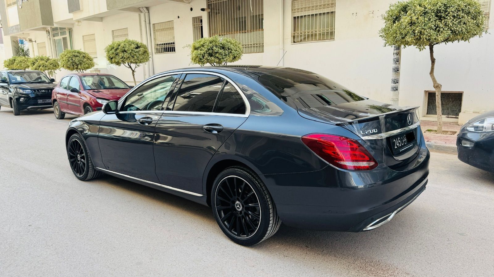 Mercedes-Benz Classe C à Ariana - Photo 5