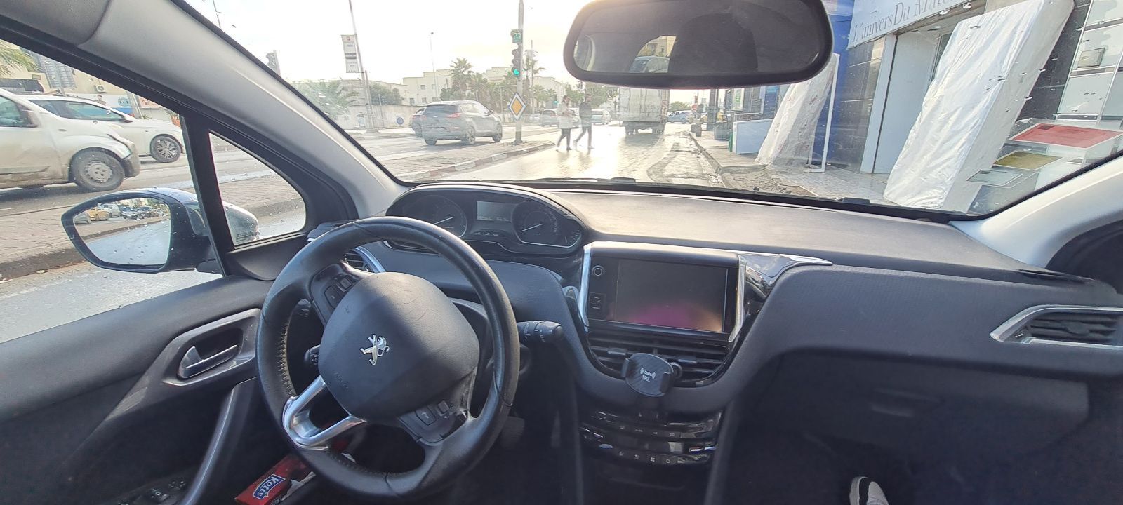 Peugeot 2008 Active PM + Toit à Sfax - Photo 2