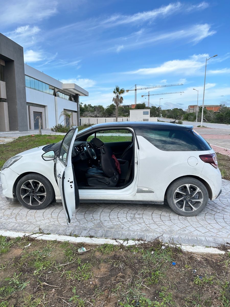 Citroën DS3 Noir/bleu à sousse - Photo 1