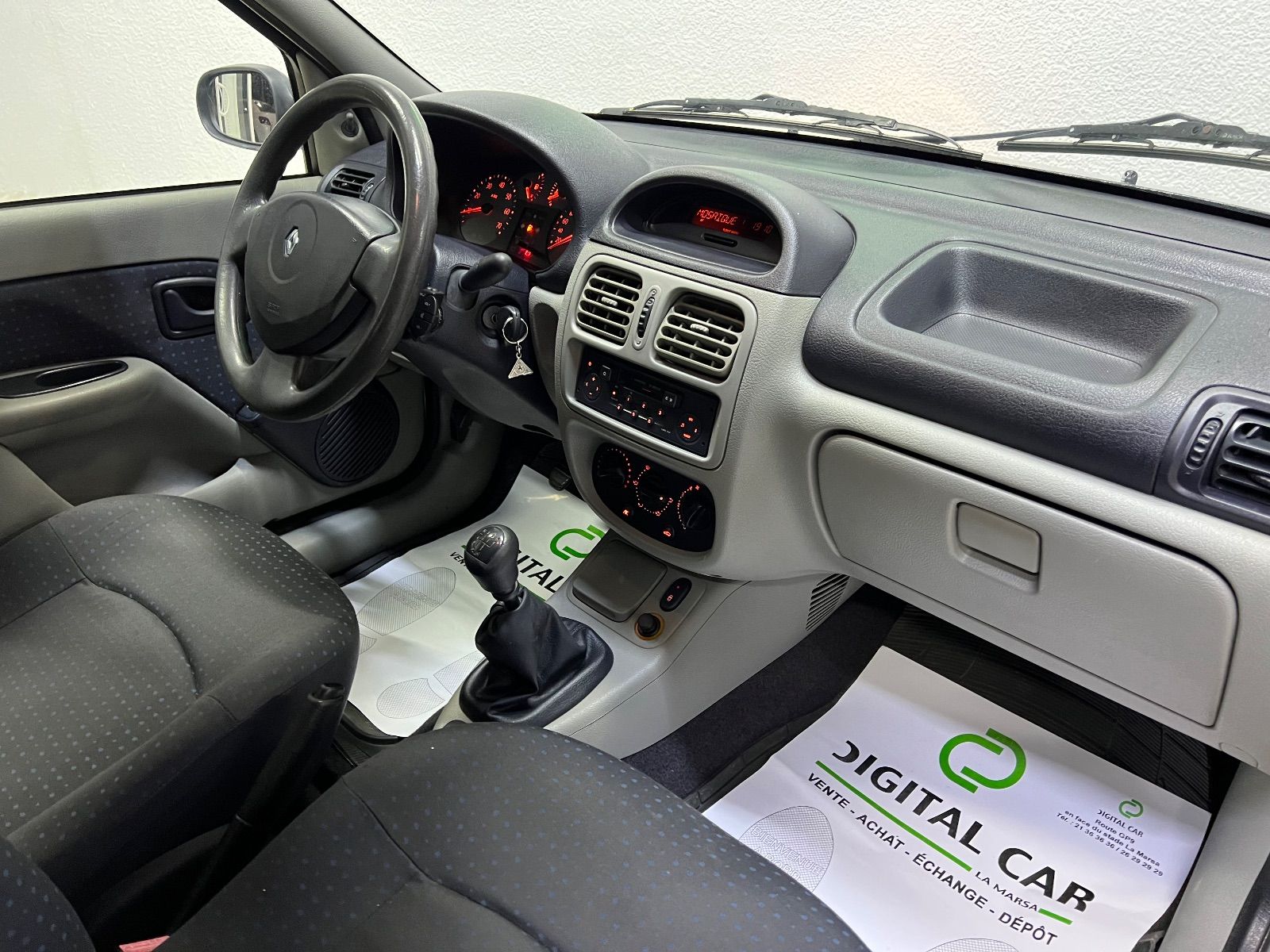 Renault Clio Classic Couleur beige à Sfax - Photo 17