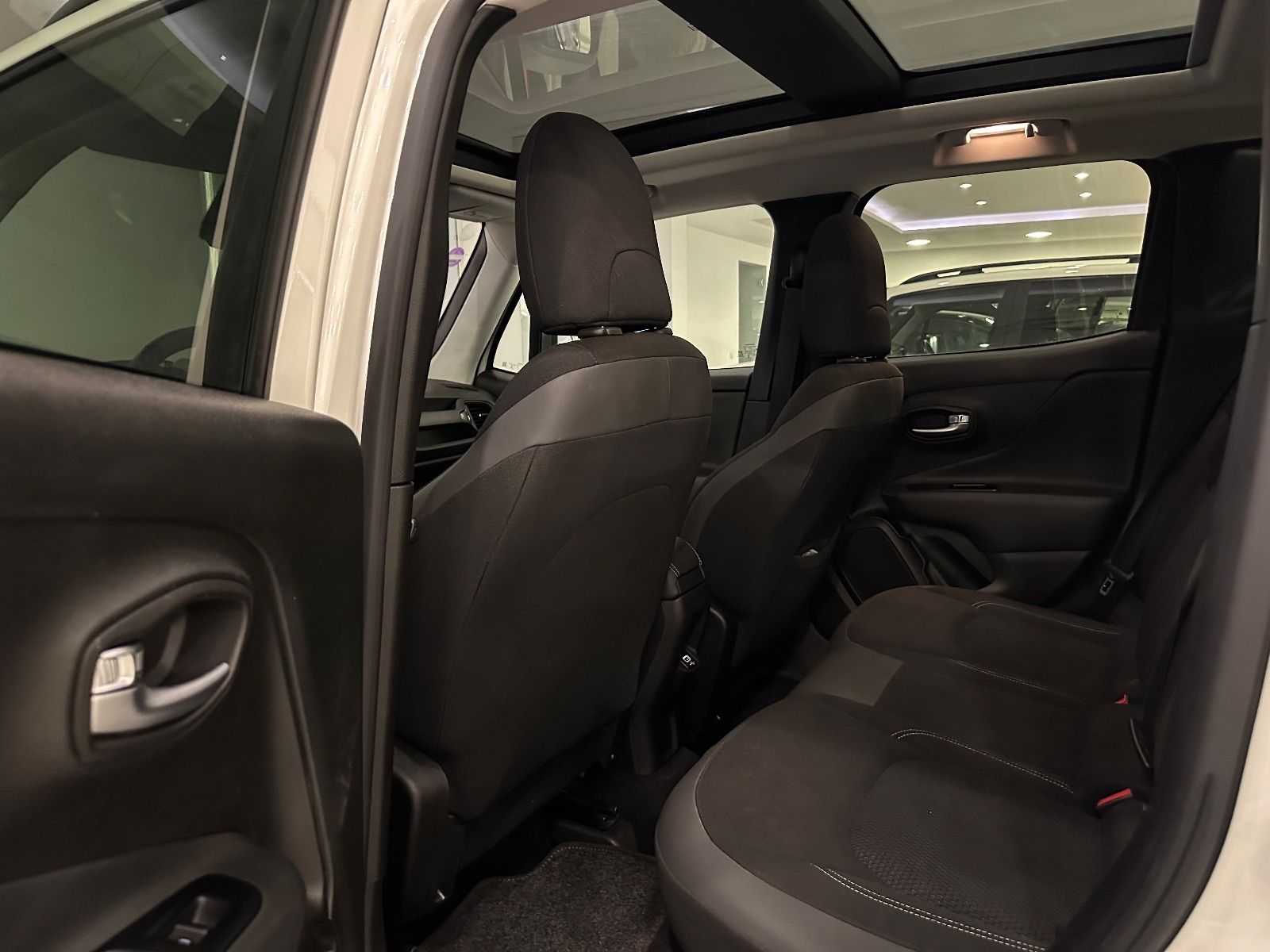 Jeep Renegade Limited à Tunis - Photo 9