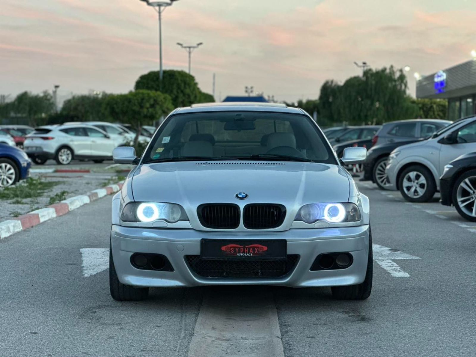  Bmw 320i première main toute option karhba 3la l'origine 