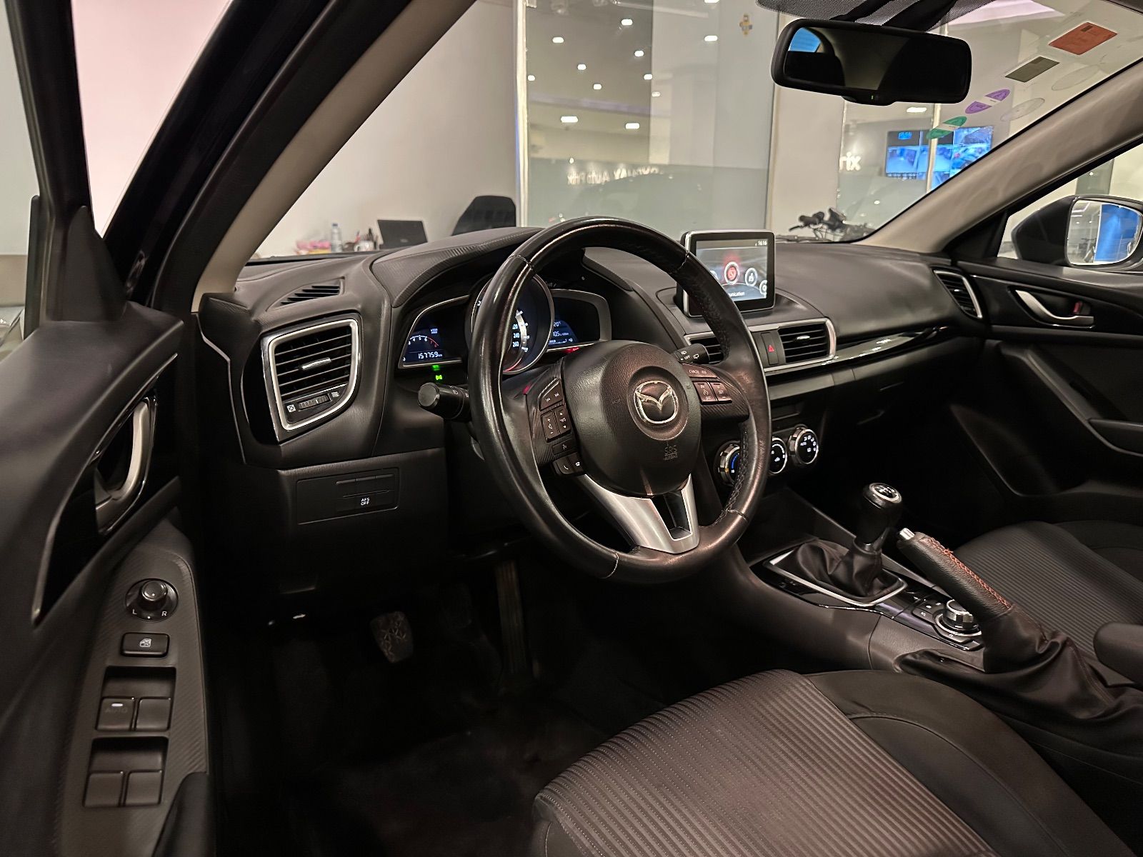 Mazda 3 à Ariana - Photo 6