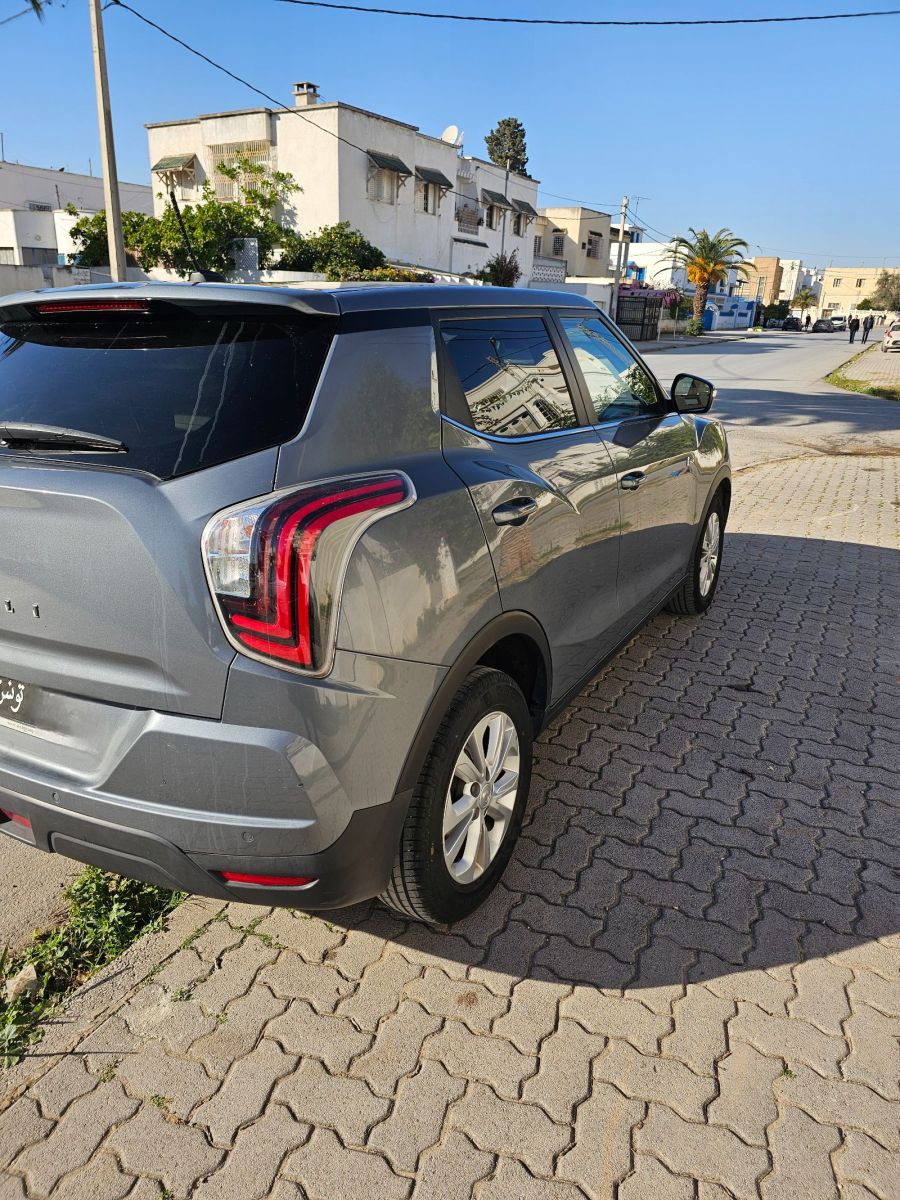 Ssangyong Tivoli Classy à Sfax - Photo 4