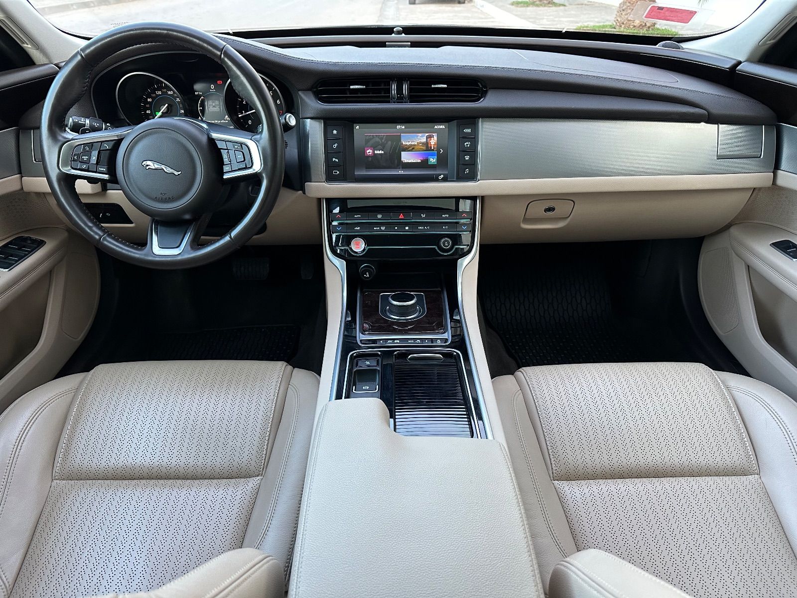 Jaguar XF Luxe à Tunis - Photo 6