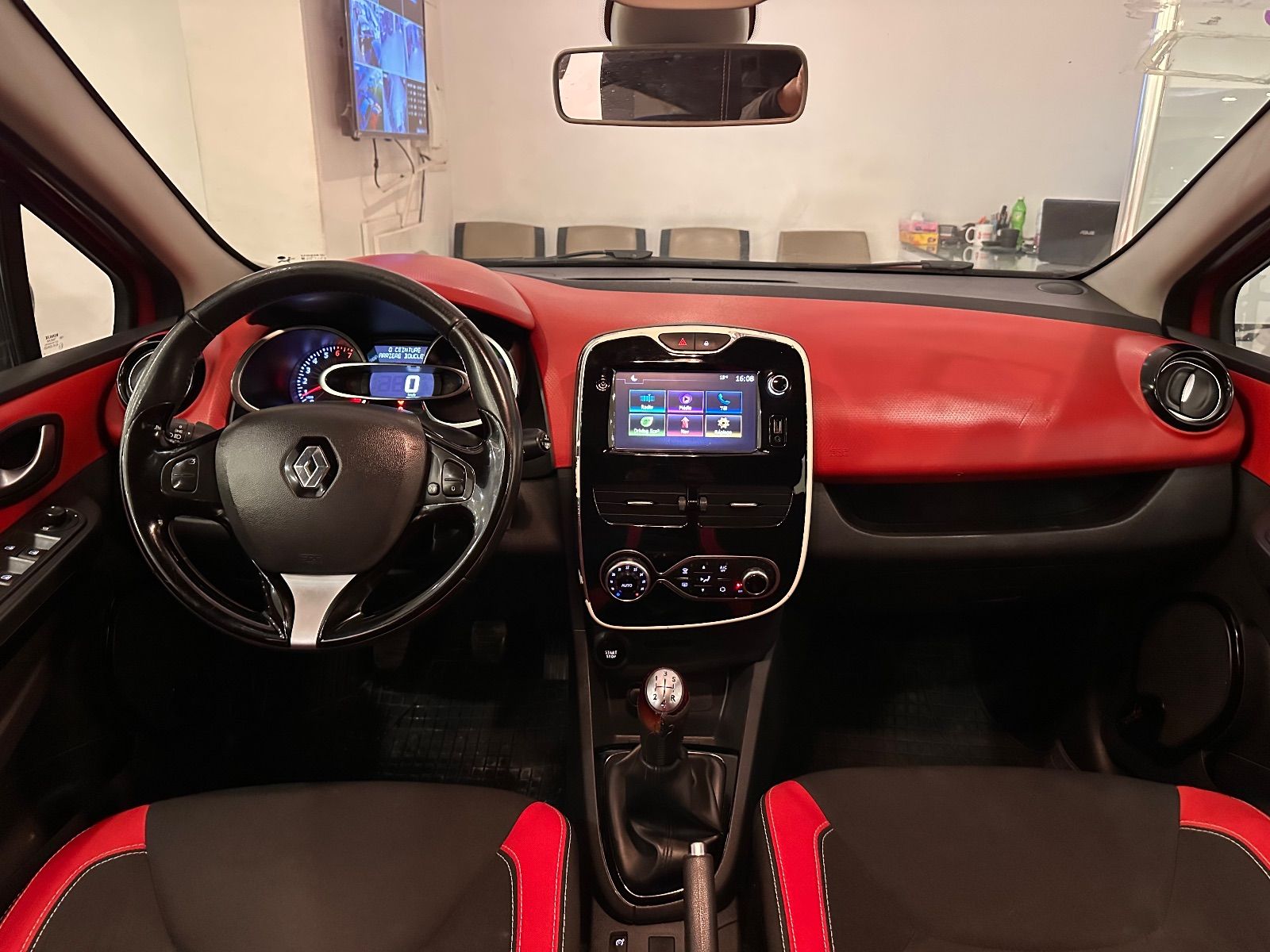 Renault Clio Dynamique à Ben Arous - Photo 9
