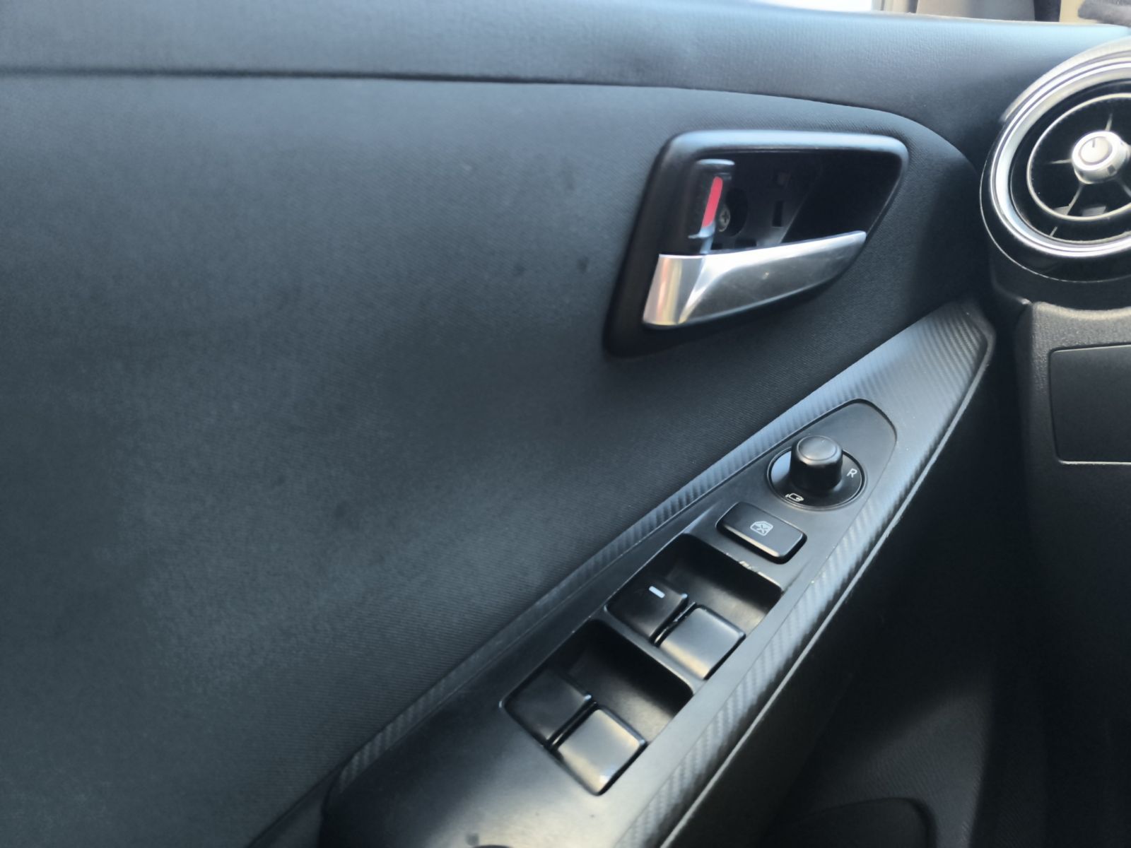 Mazda 2 à Ariana - Photo 18