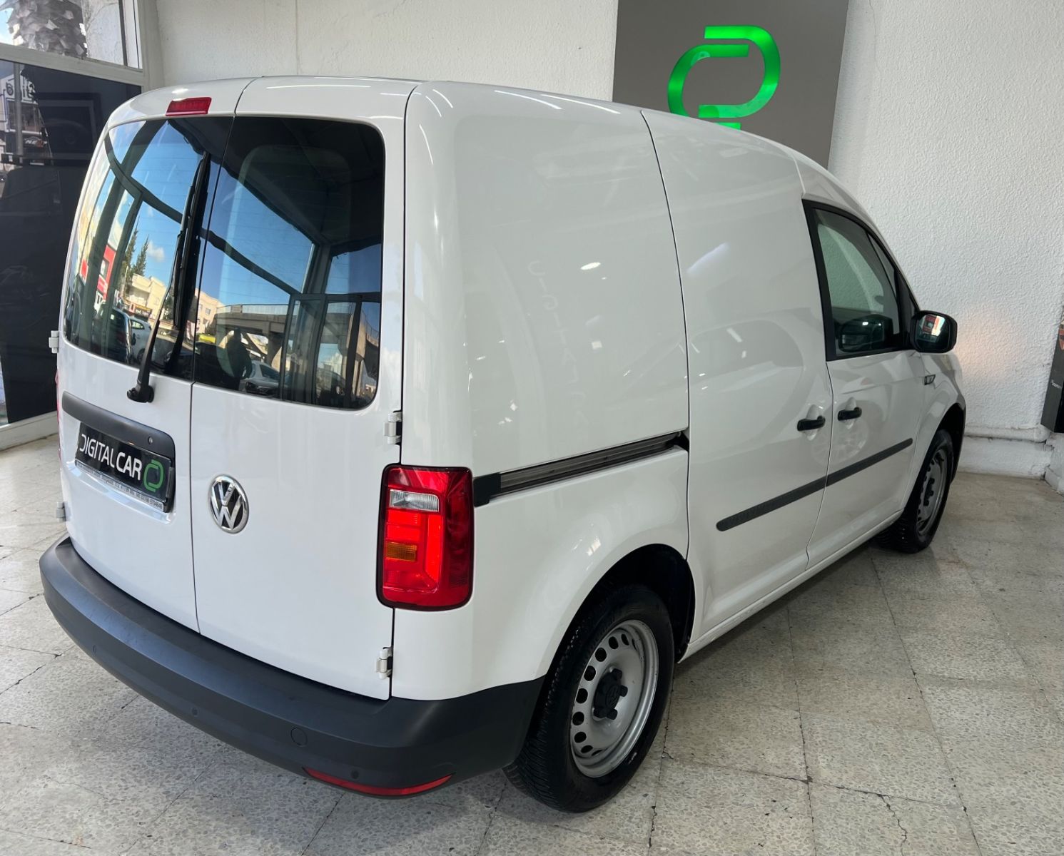 Volkswagen Caddy Prestige à Tunis - Photo 11
