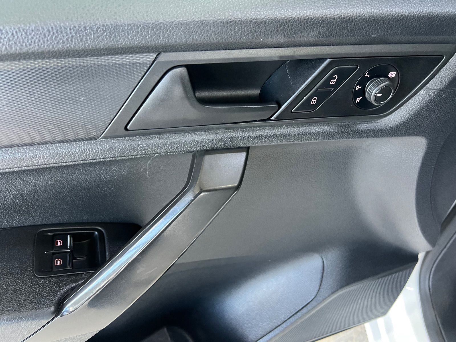 Volkswagen Caddy Prestige à Tunis - Photo 26