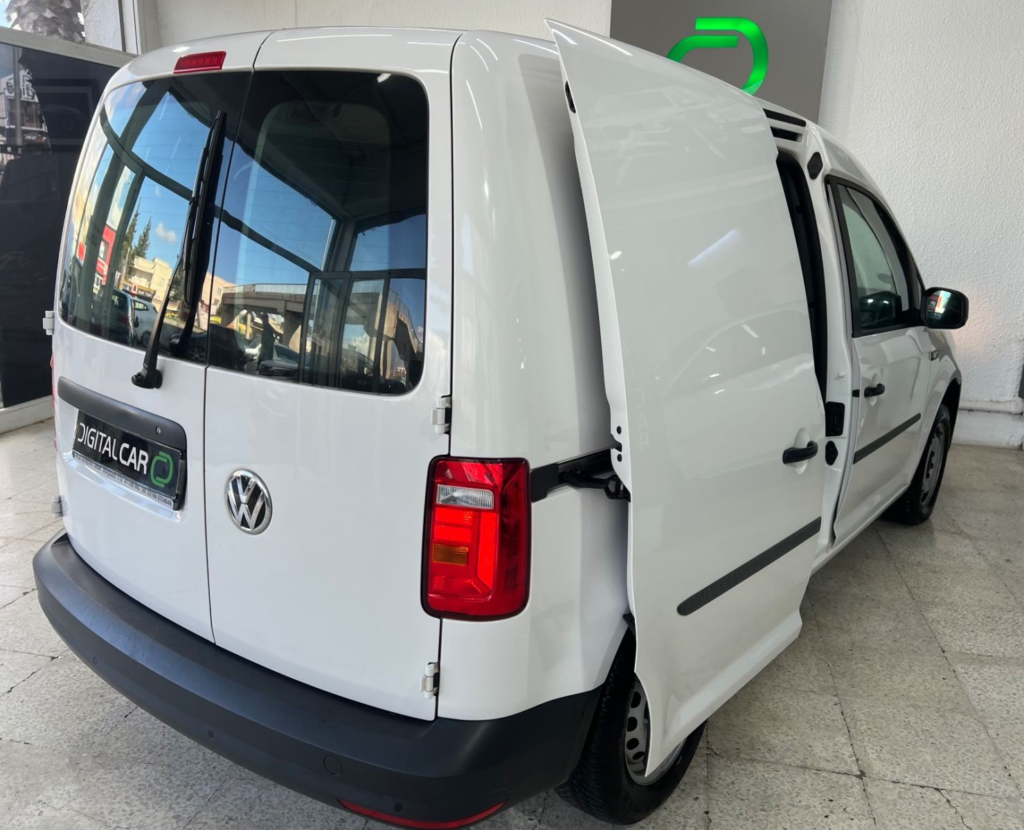 Volkswagen Caddy Prestige à Tunis - Photo 12