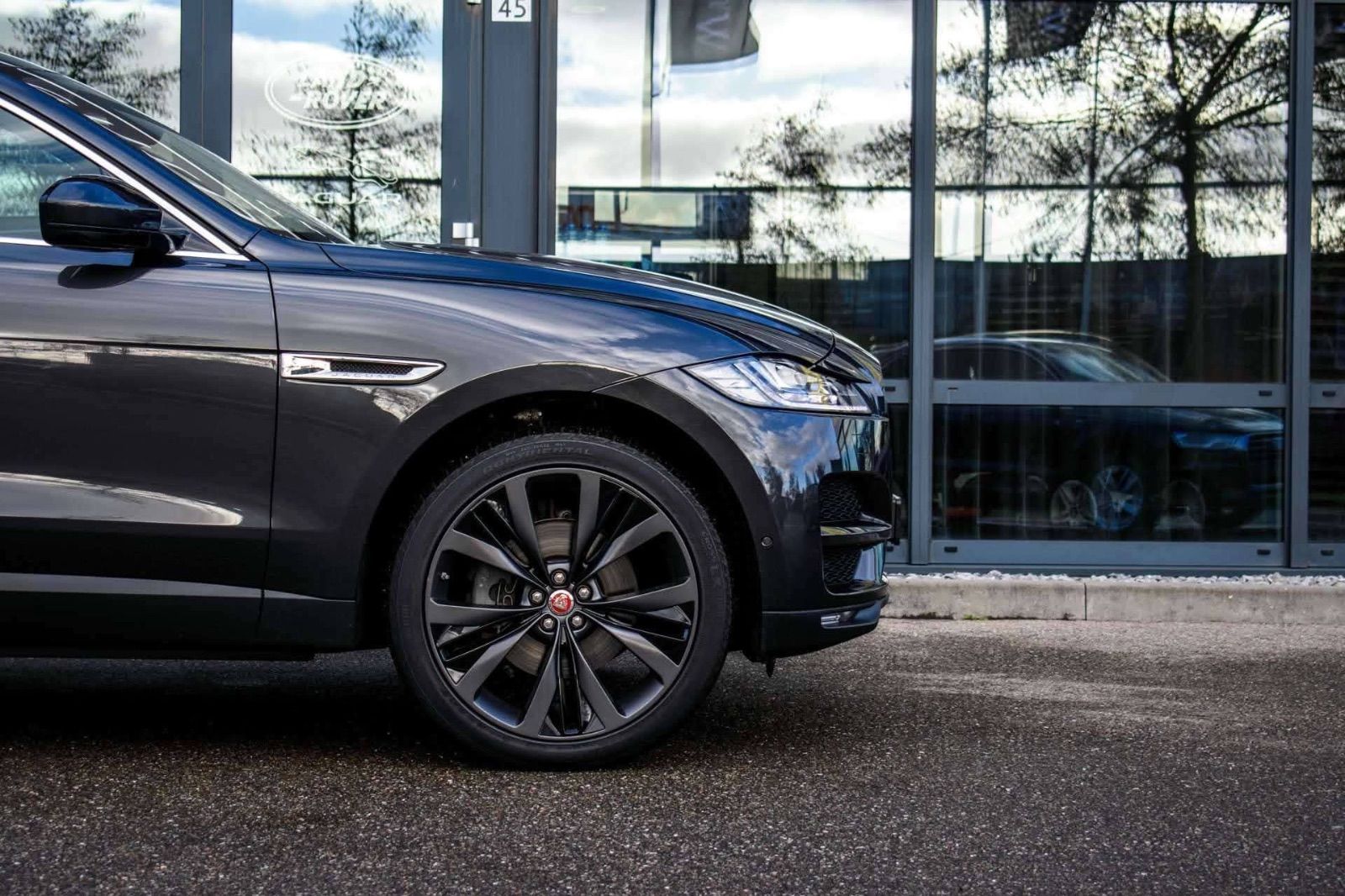 Jaguar F-Pace R_Dynamic à Tunis - Photo 3