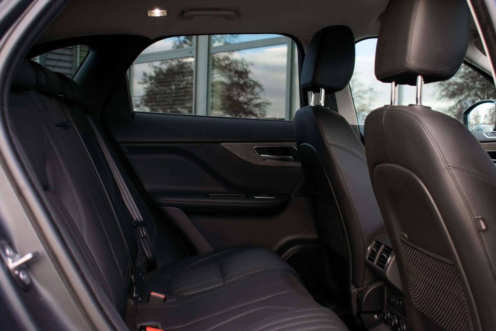 Jaguar F-Pace R_Dynamic à Tunis - Photo 19