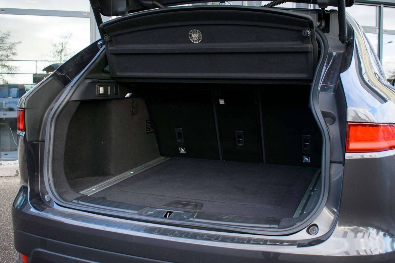 Jaguar F-Pace R_Dynamic à Tunis - Photo 18
