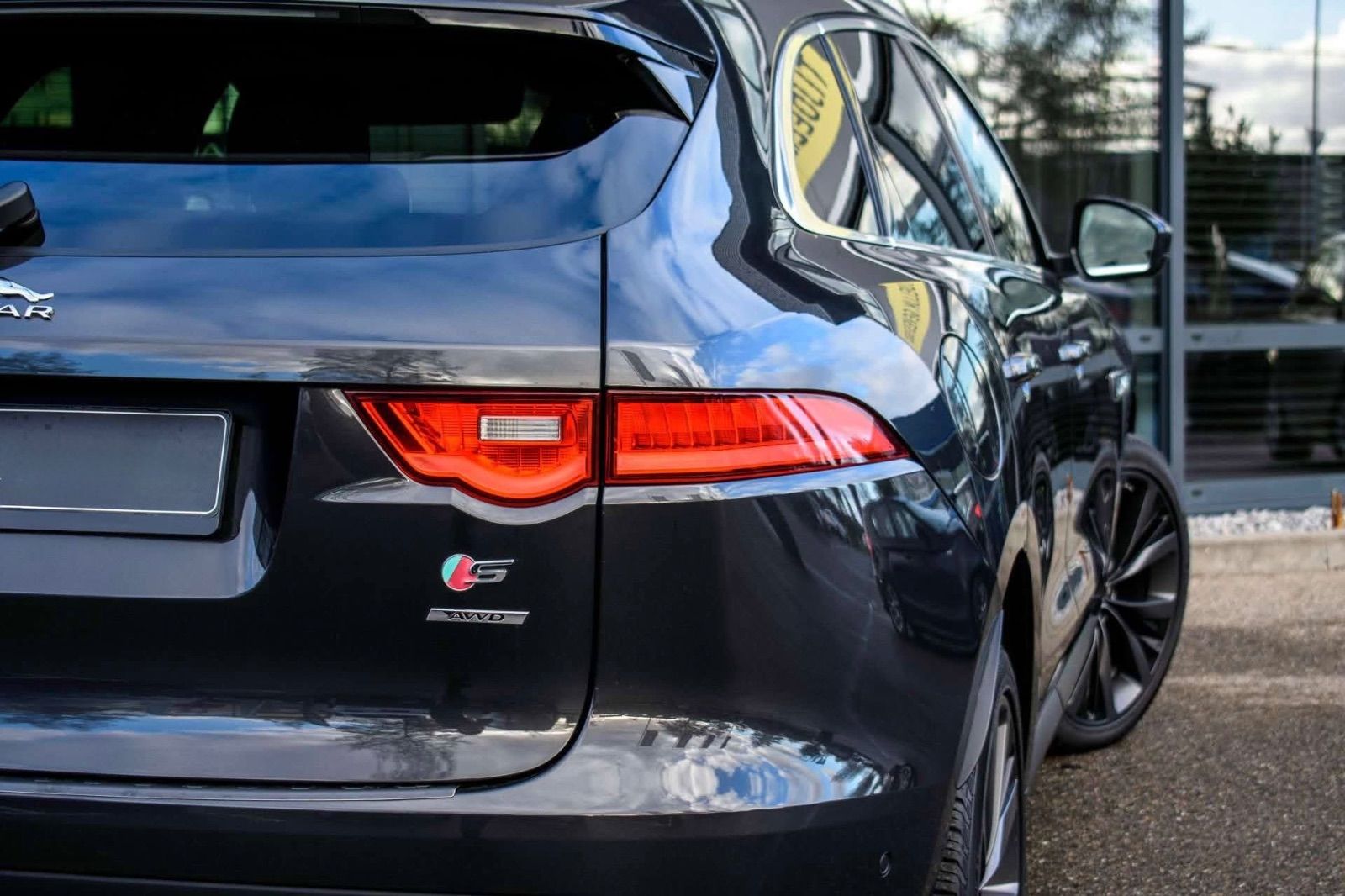 Jaguar F-Pace R_Dynamic à Tunis - Photo 2