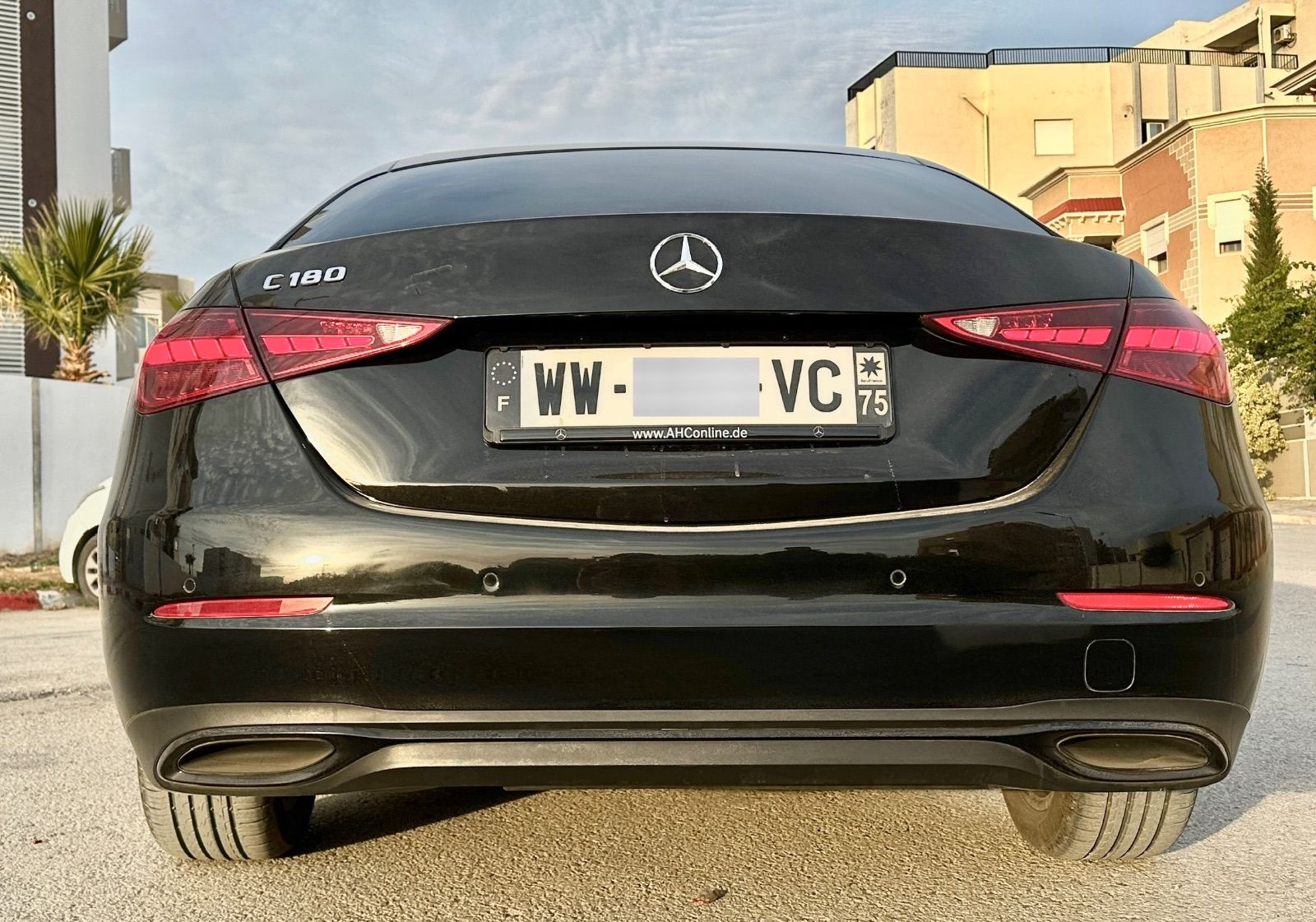 Mercedes-Benz Classe C AMG + à Tunis - Photo 5