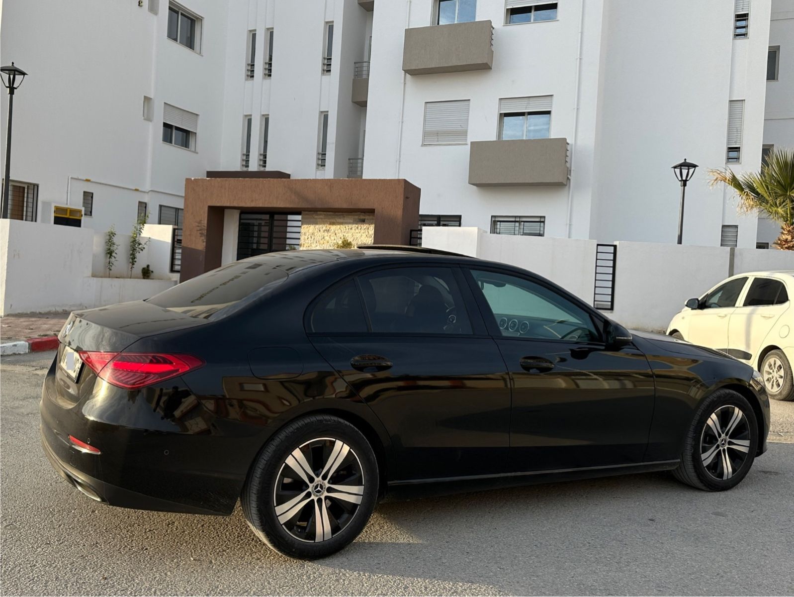 Mercedes-Benz Classe C AMG + à Tunis - Photo 14