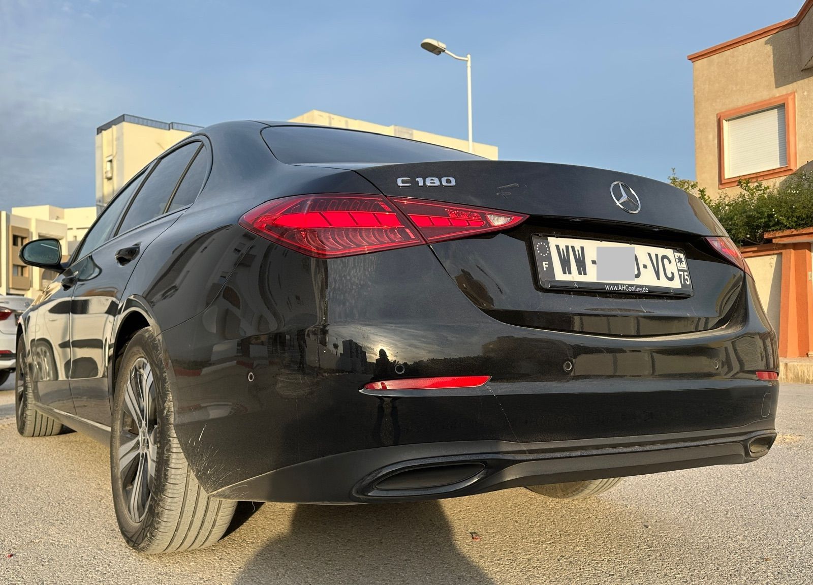 Mercedes-Benz Classe C AMG + à Tunis - Photo 4