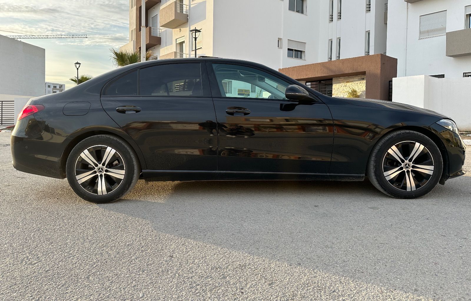 Mercedes-Benz Classe C AMG + à Tunis - Photo 8