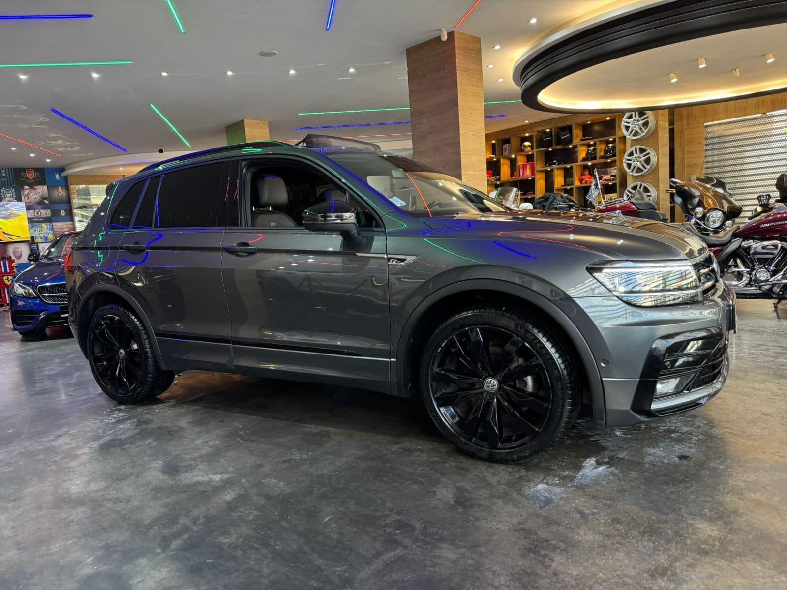 Volkswagen Tiguan R-Line à Ariana - Photo 1