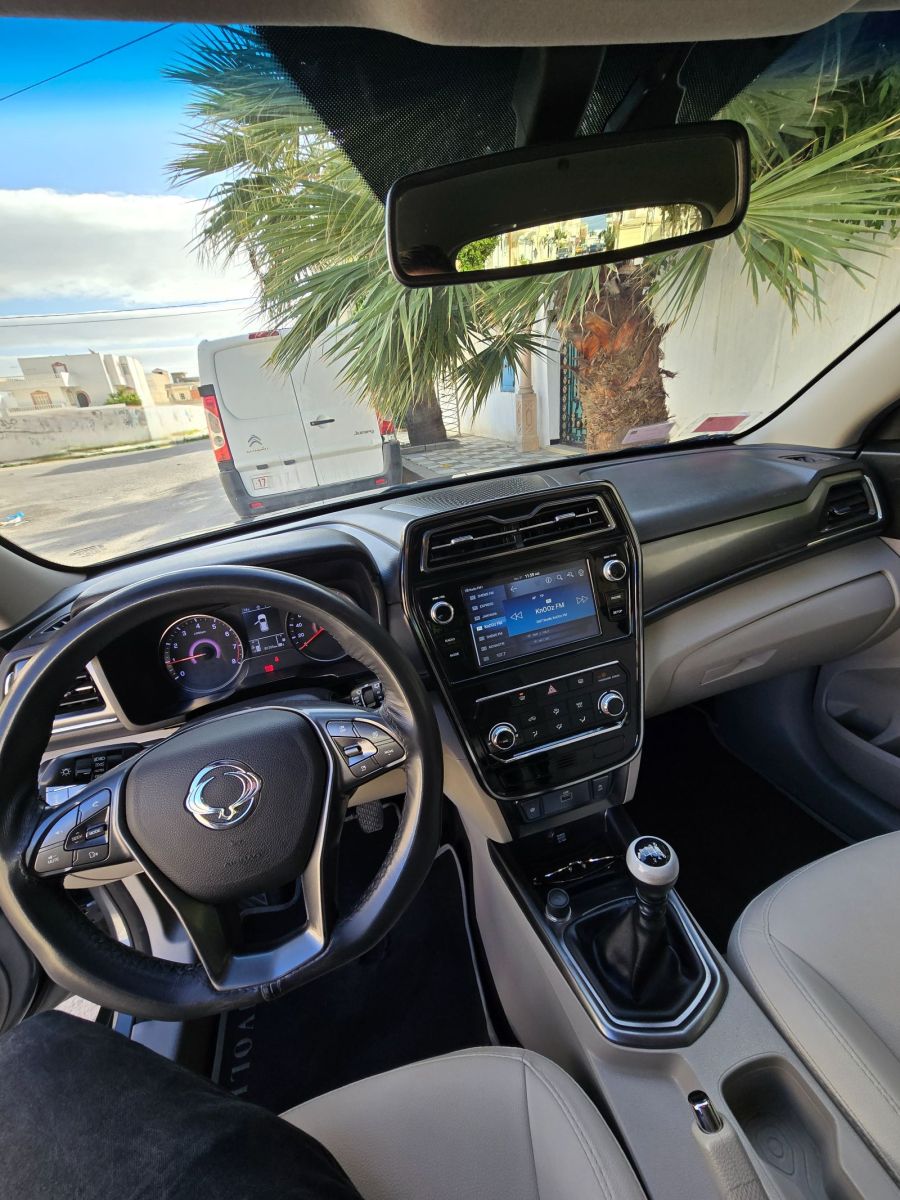 Ssangyong Tivoli Classy Secure à Sfax - Photo 9