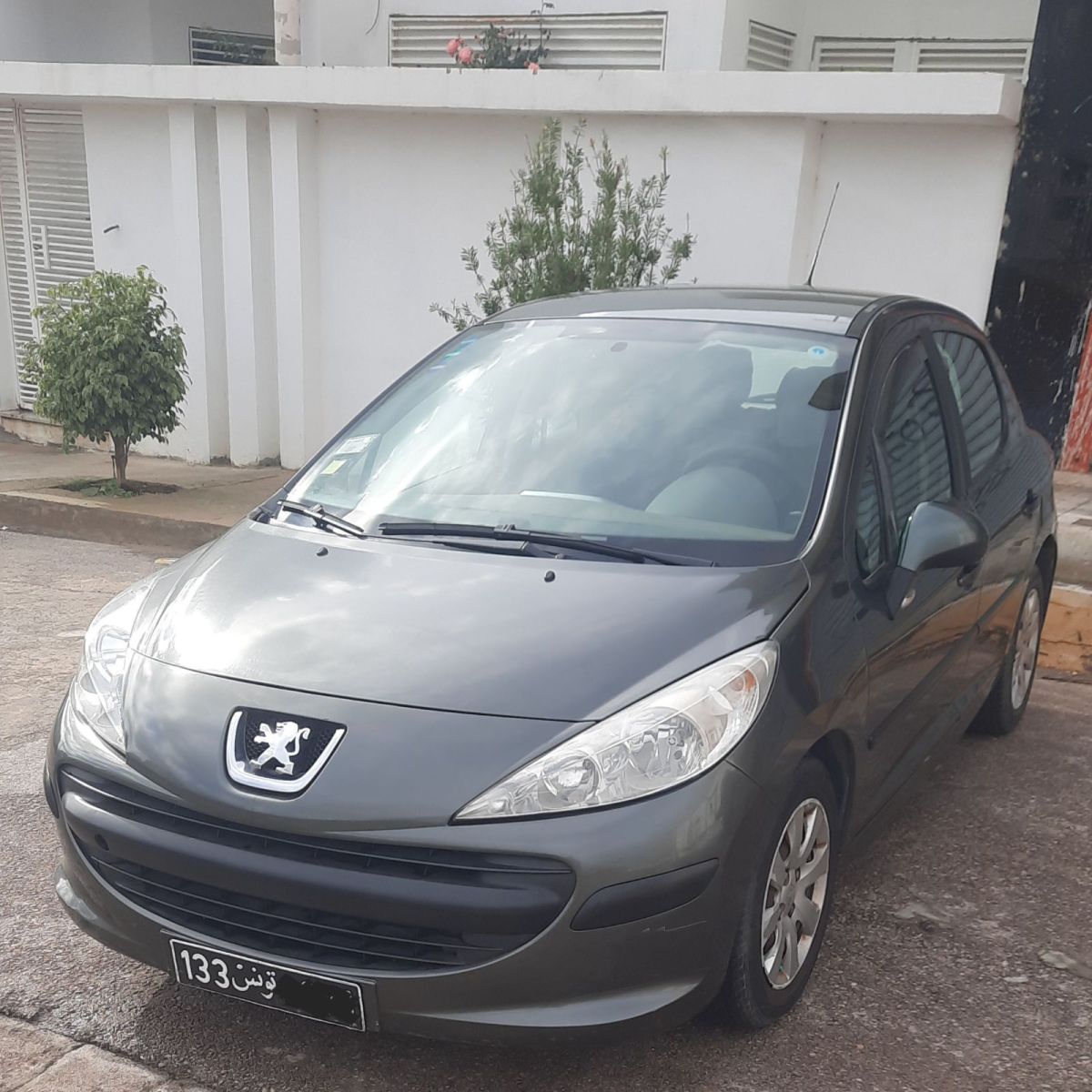 Peugeot 207 à Ben Arous - Photo 1