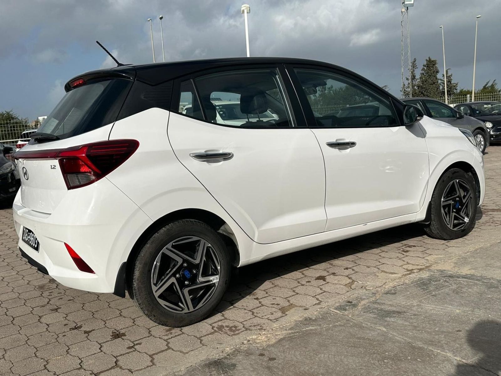 Hyundai Grand i10 High Grade à Tunis - Photo 5